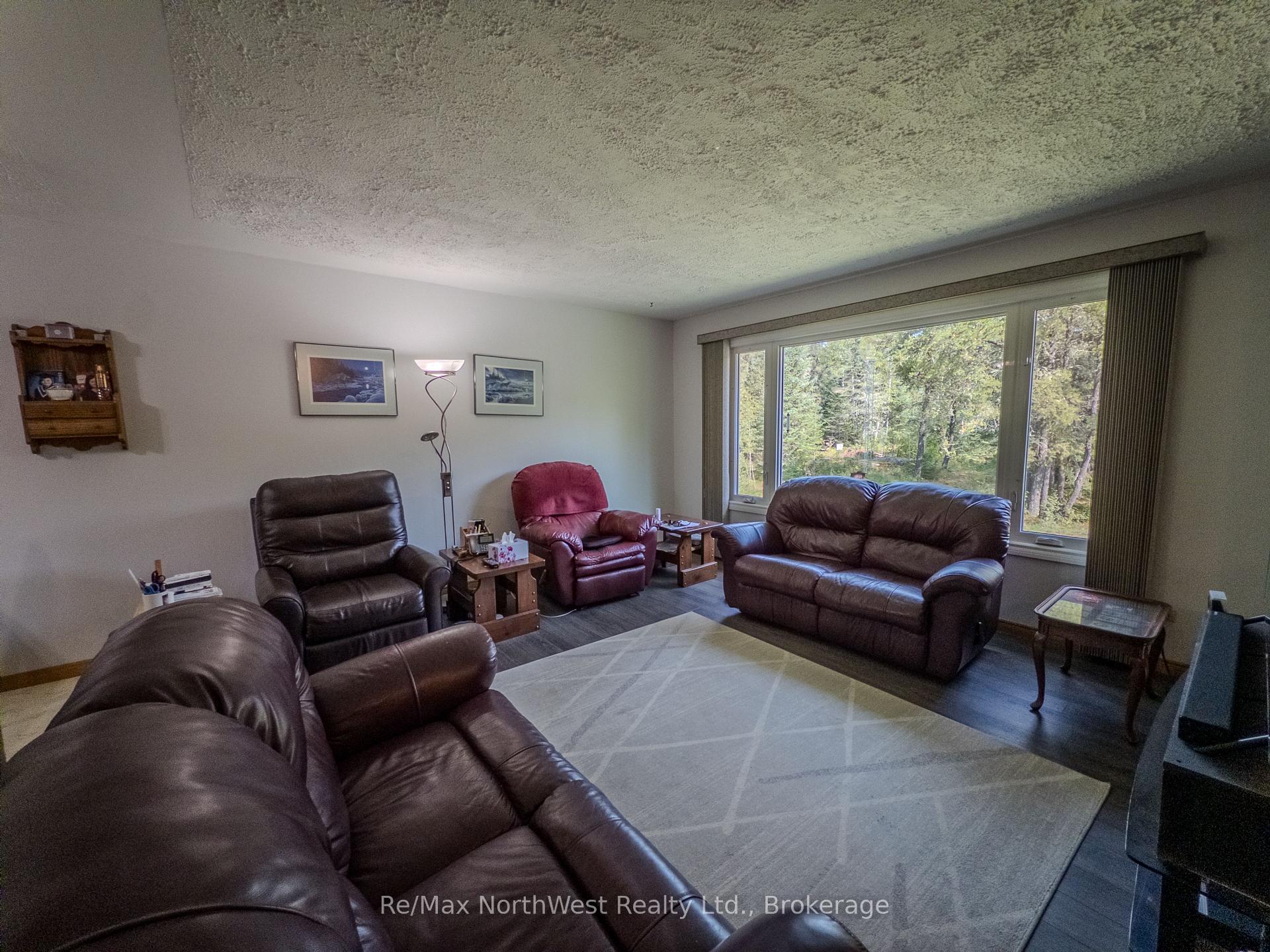 Photo 6 of 693 Carlton Road, Kenora, Redditt Road West — HOMEH