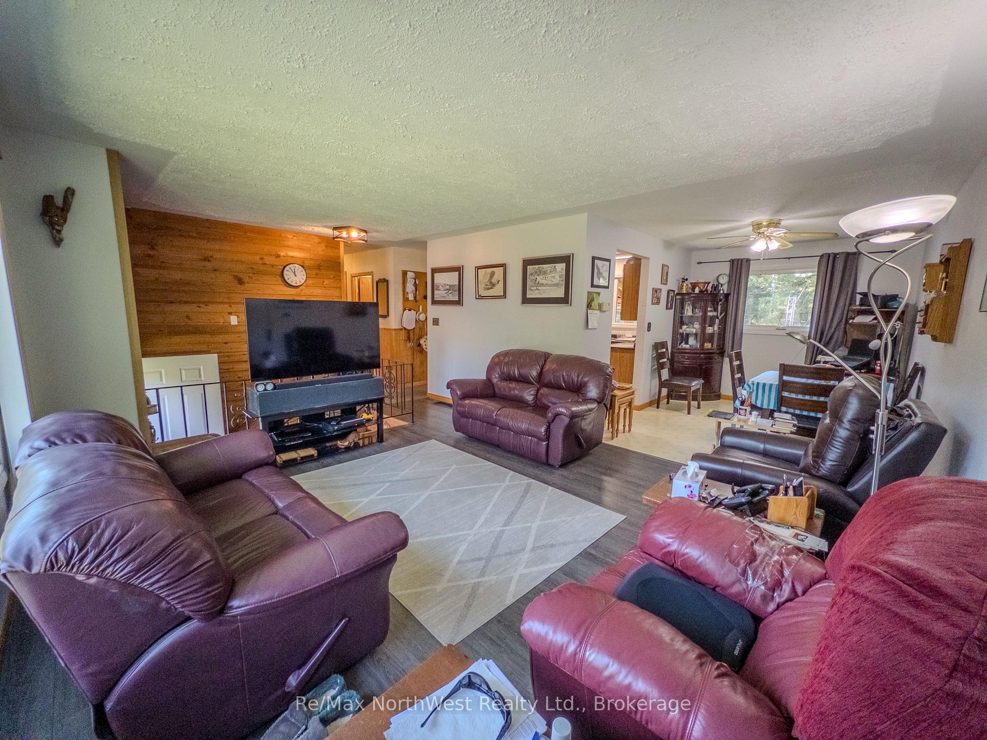 Photo 9 of 693 Carlton Road, Kenora, Redditt Road West — HOMEH