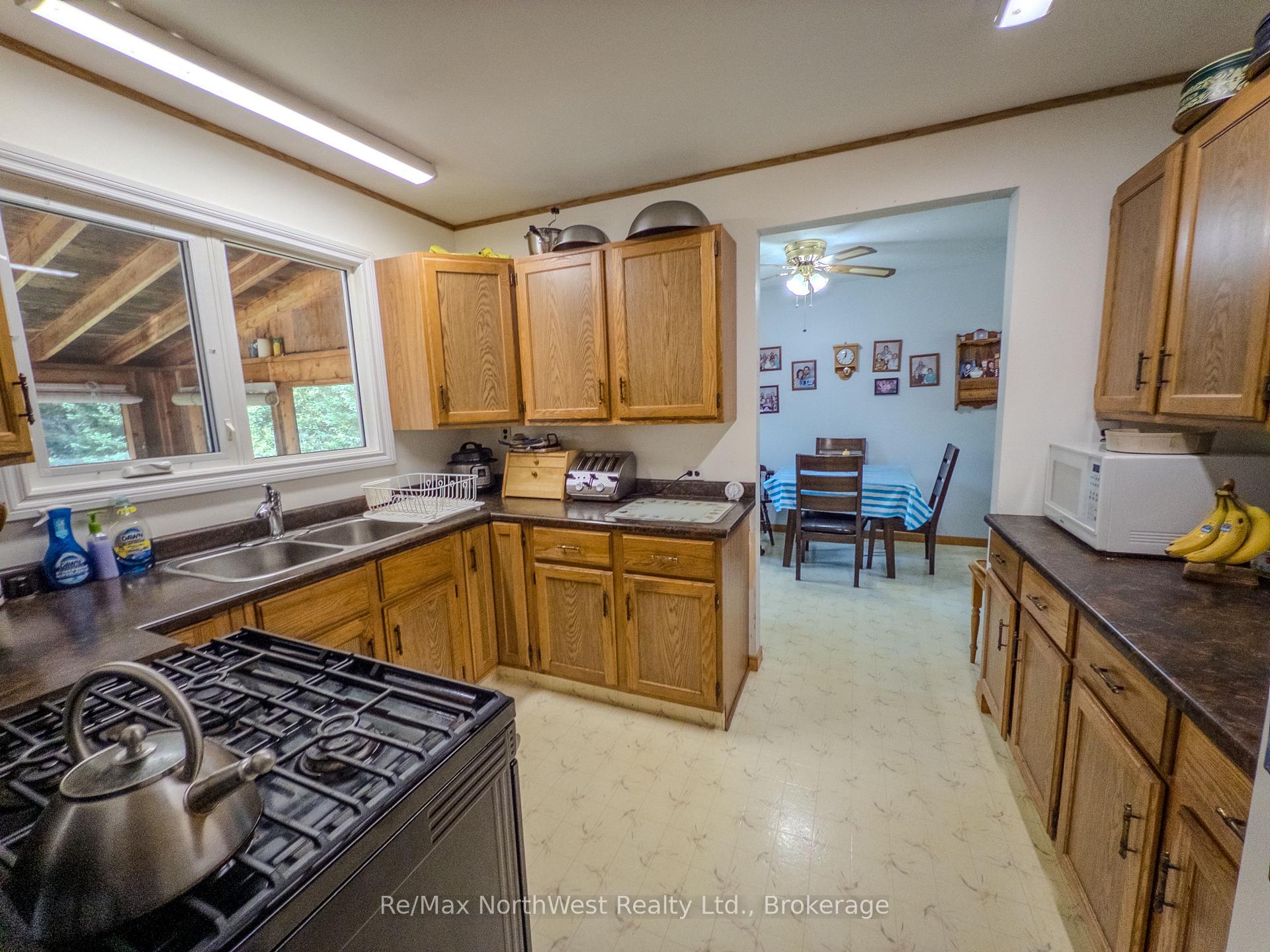 Photo 14 of 693 Carlton Road, Kenora, Redditt Road West — HOMEH
