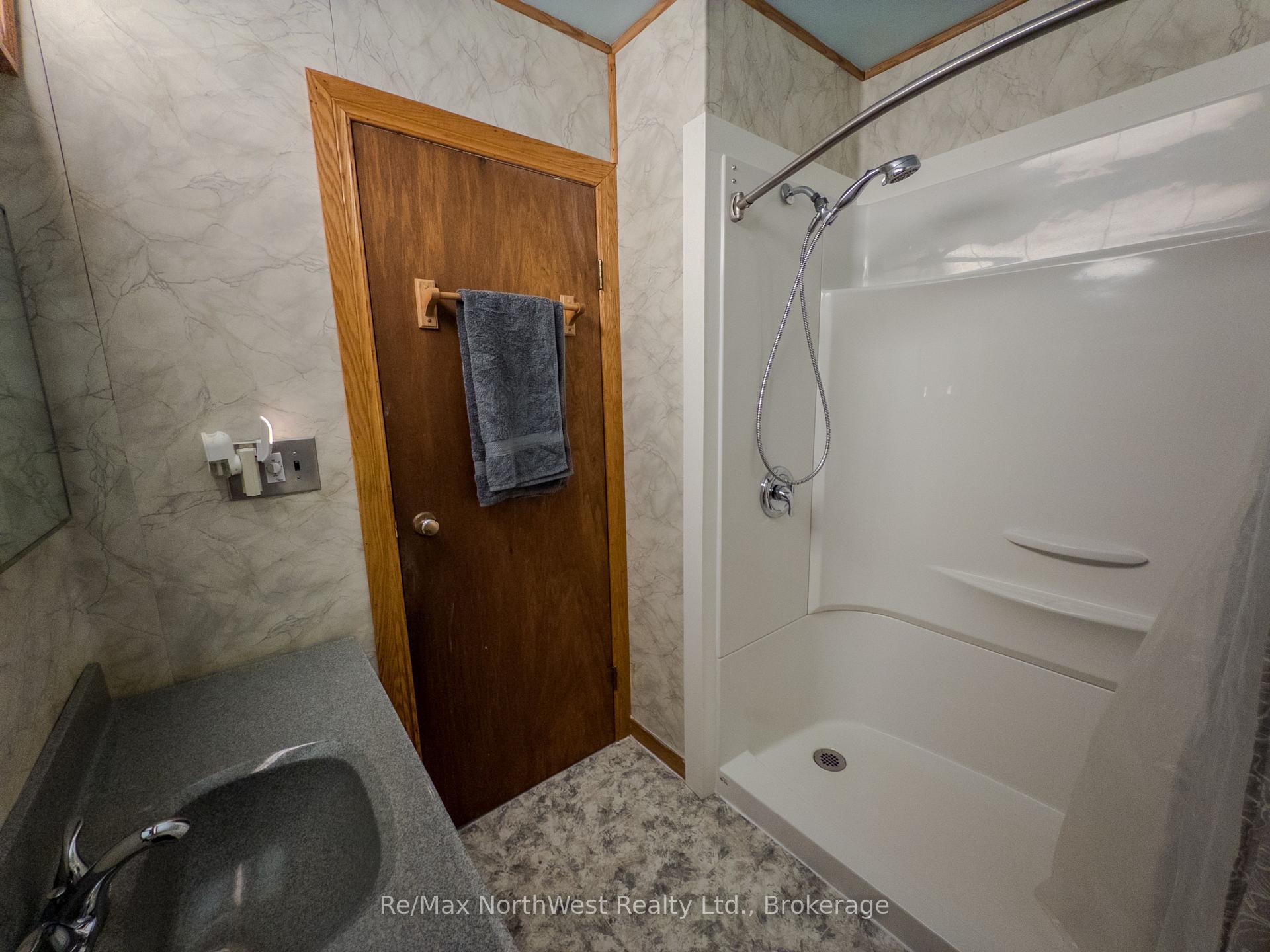 Photo 23 of 693 Carlton Road, Kenora, Redditt Road West — HOMEH