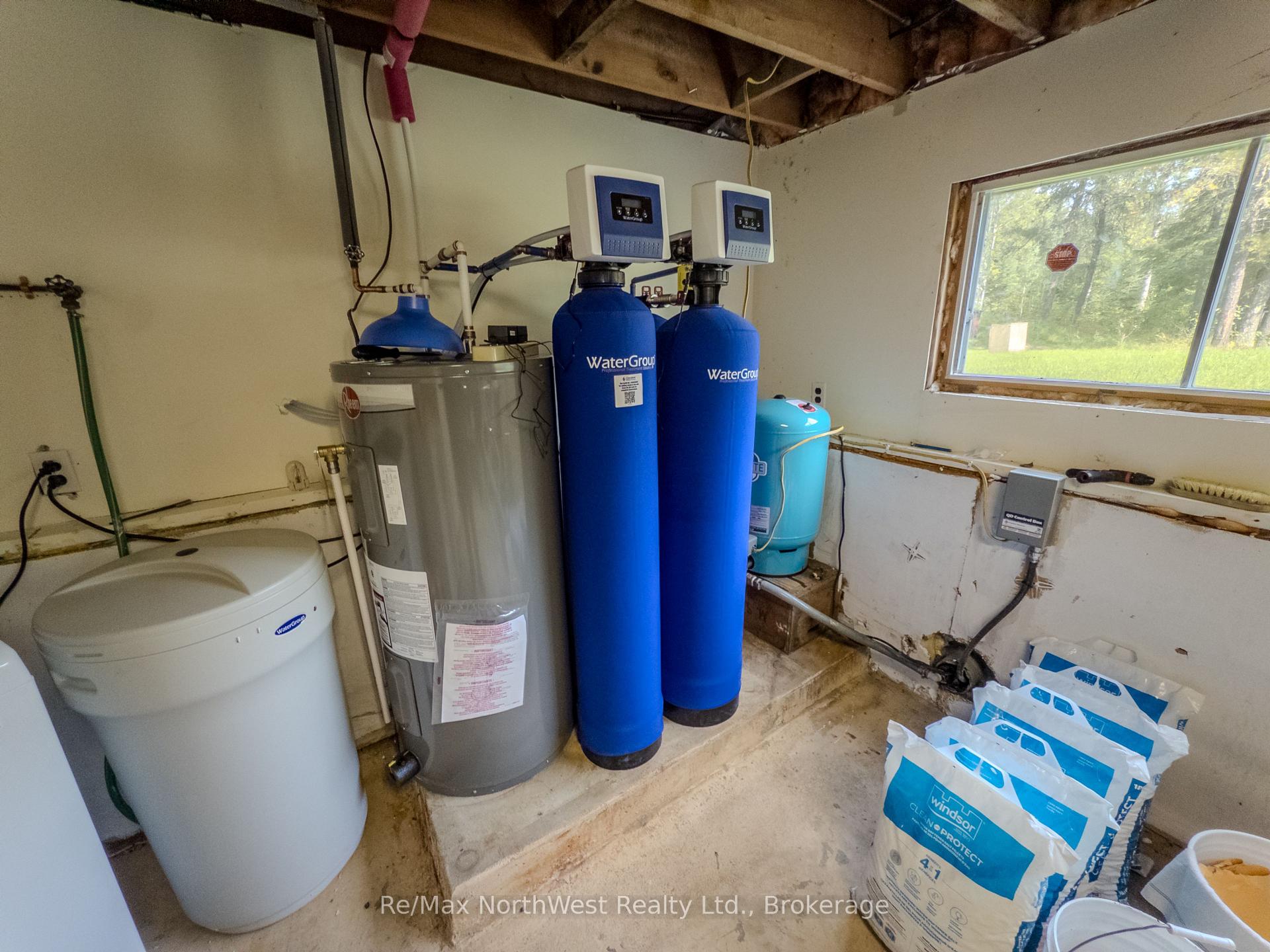 Photo 35 of 693 Carlton Road, Kenora, Redditt Road West — HOMEH