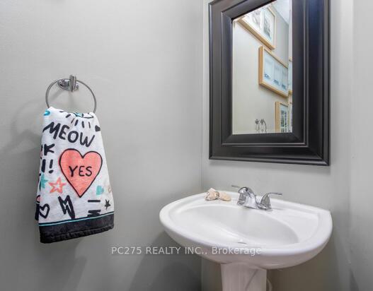 Photo 7 of 296 Millburn Boulevard, Centre Wellington, Fergus — HOMEH