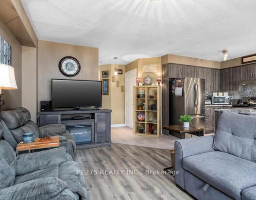 Photo 15 of 296 Millburn Boulevard, Centre Wellington, Fergus — HOMEH