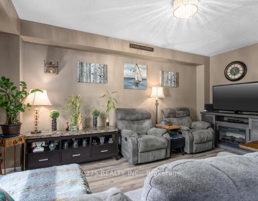 Photo 16 of 296 Millburn Boulevard, Centre Wellington, Fergus — HOMEH