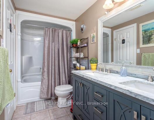 Photo 23 of 296 Millburn Boulevard, Centre Wellington, Fergus — HOMEH