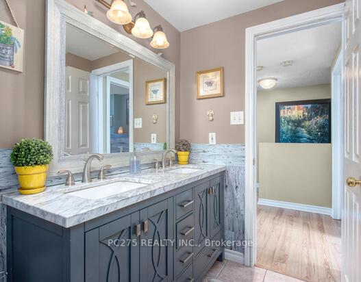 Photo 24 of 296 Millburn Boulevard, Centre Wellington, Fergus — HOMEH