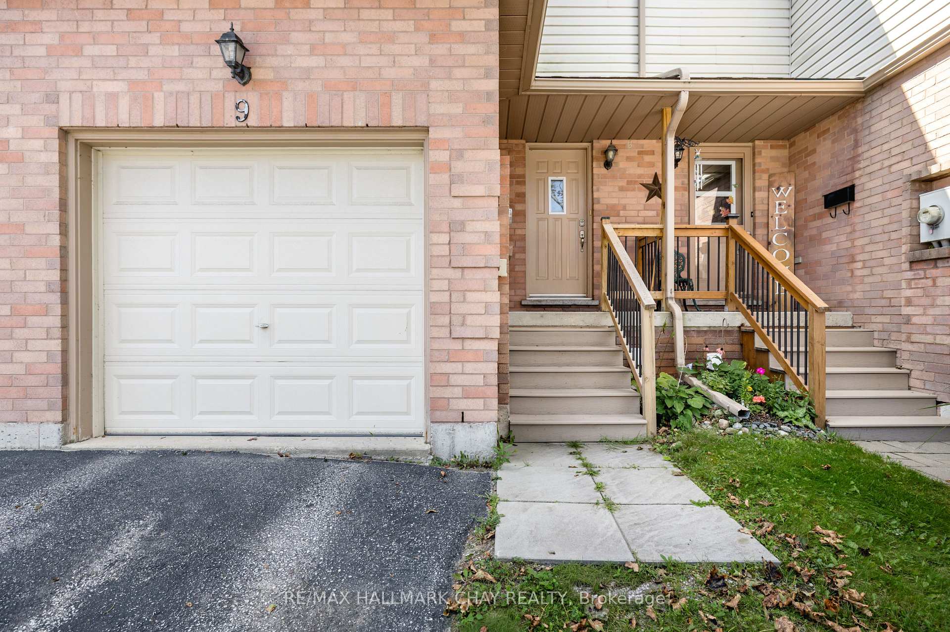 Photo 3 of Unit 9, 531 High Street, Orillia — HOMEH