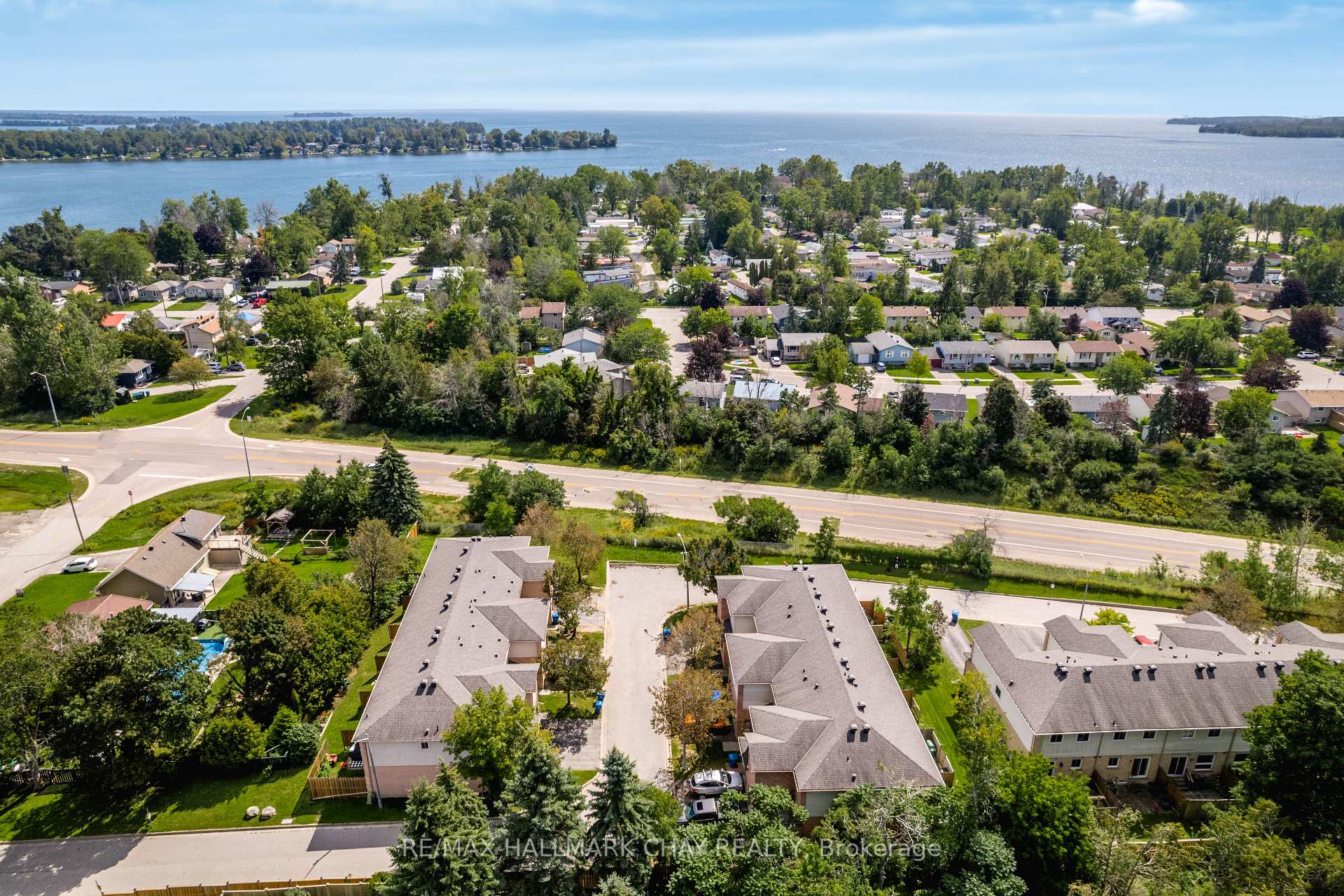 Photo 4 of Unit 9, 531 High Street, Orillia — HOMEH