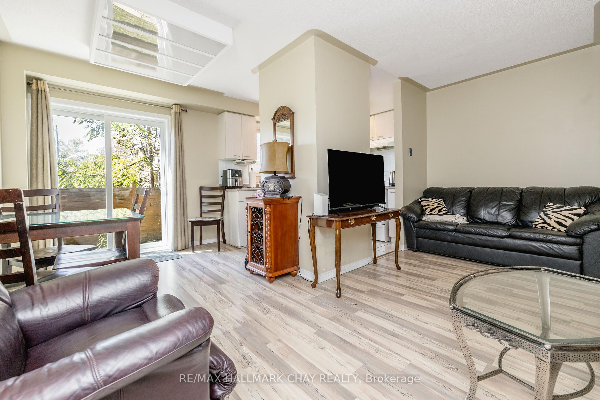 Photo 5 of Unit 9, 531 High Street, Orillia — HOMEH