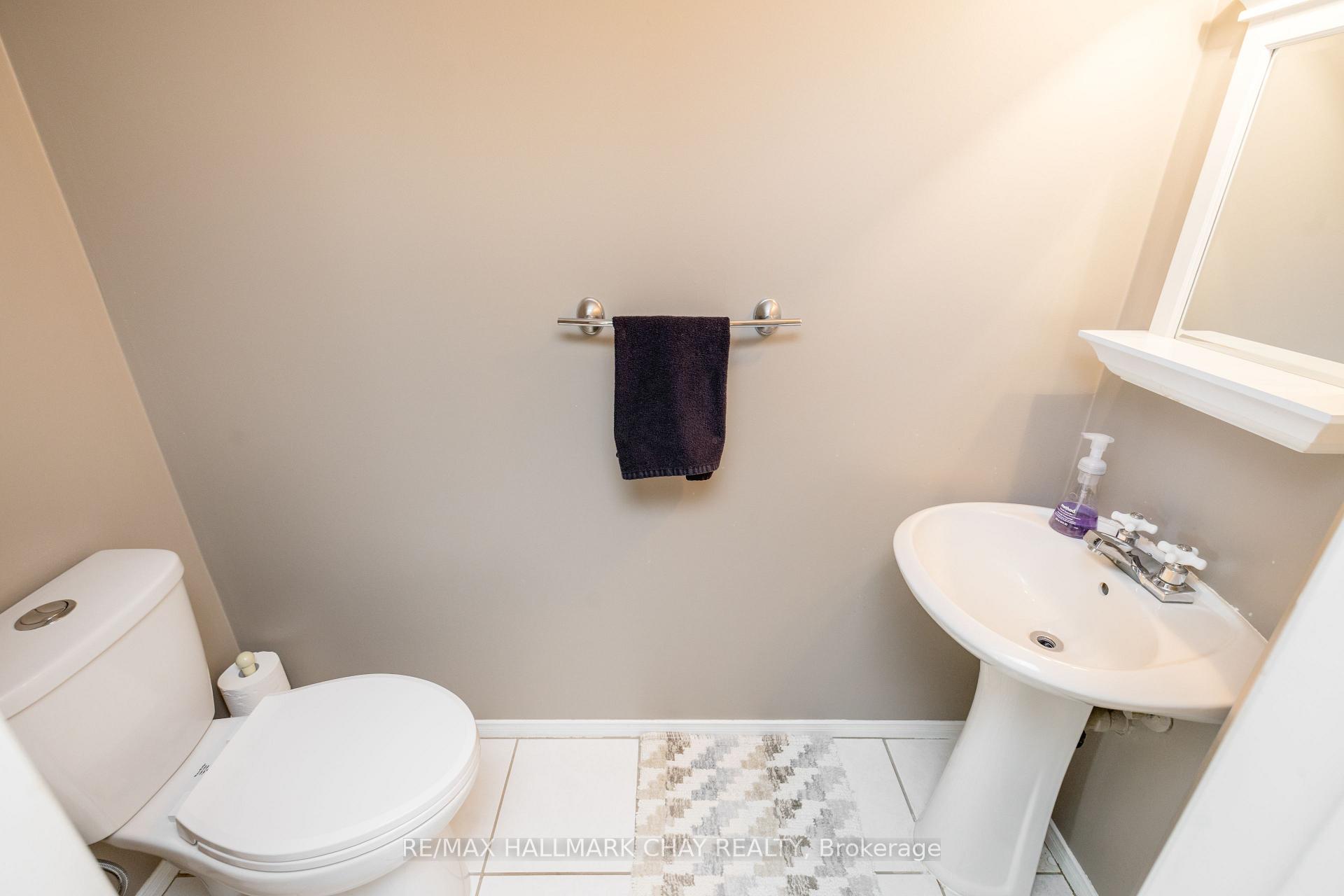 Photo 9 of Unit 9, 531 High Street, Orillia — HOMEH