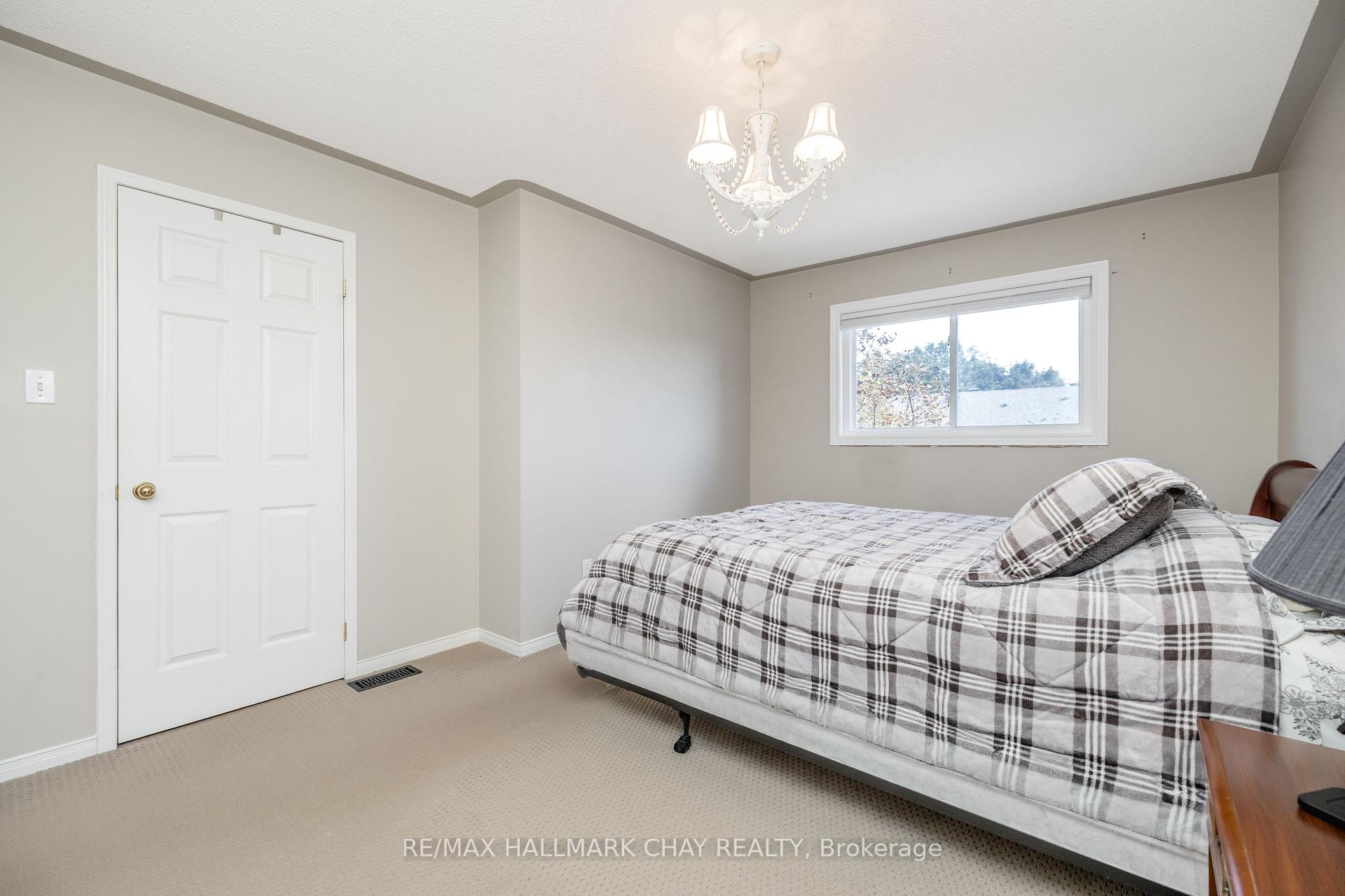 Photo 11 of Unit 9, 531 High Street, Orillia — HOMEH
