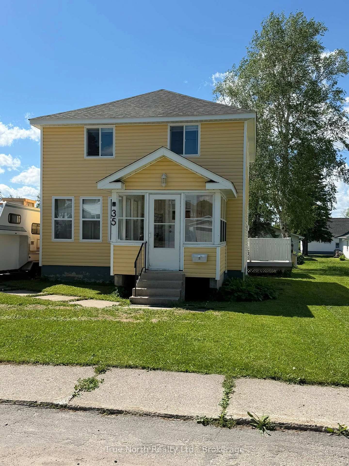 Photo 1 of 35 Devonshire Street, Kapuskasing — HOMEH
