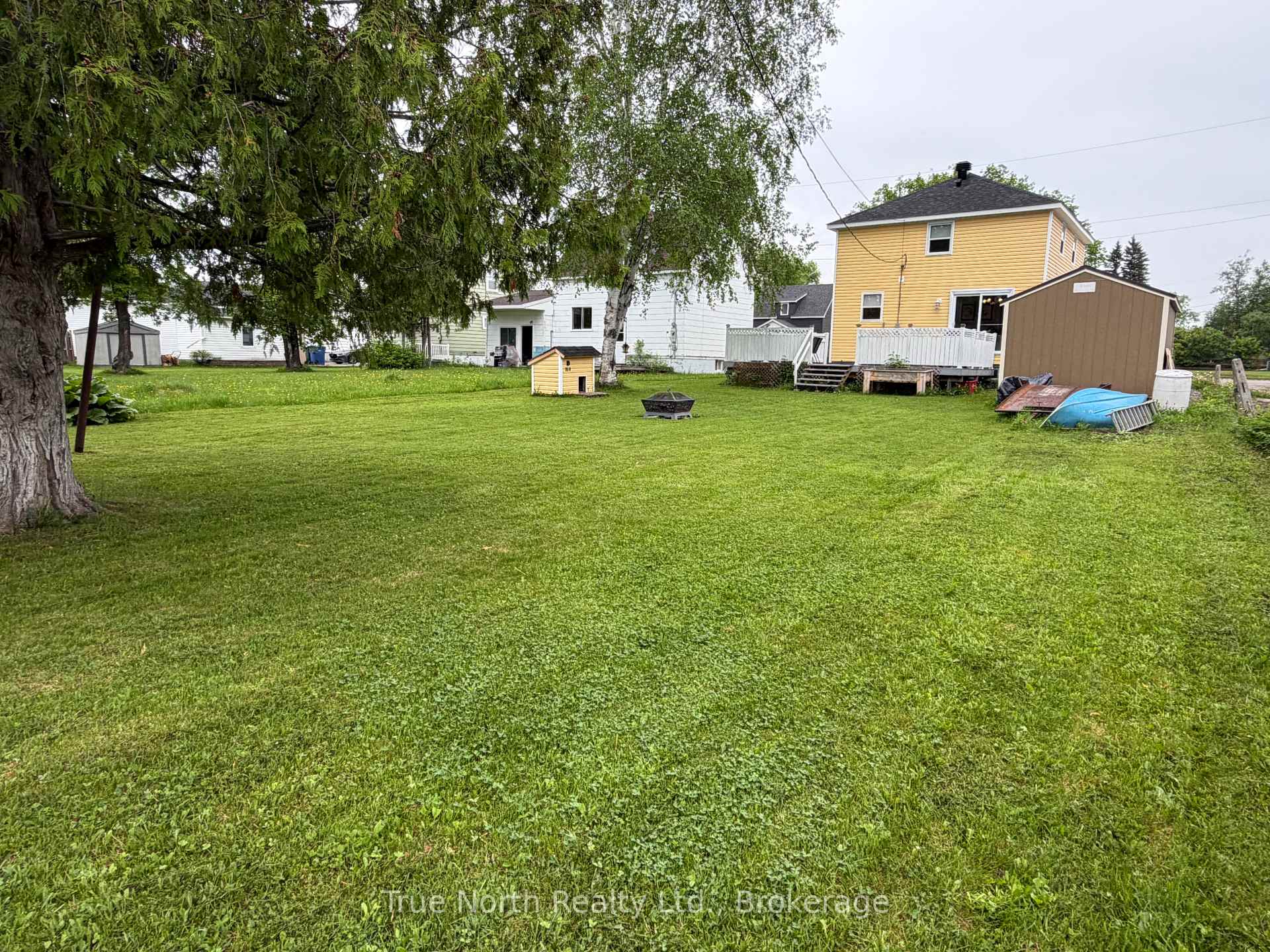 Photo 4 of 35 Devonshire Street, Kapuskasing — HOMEH