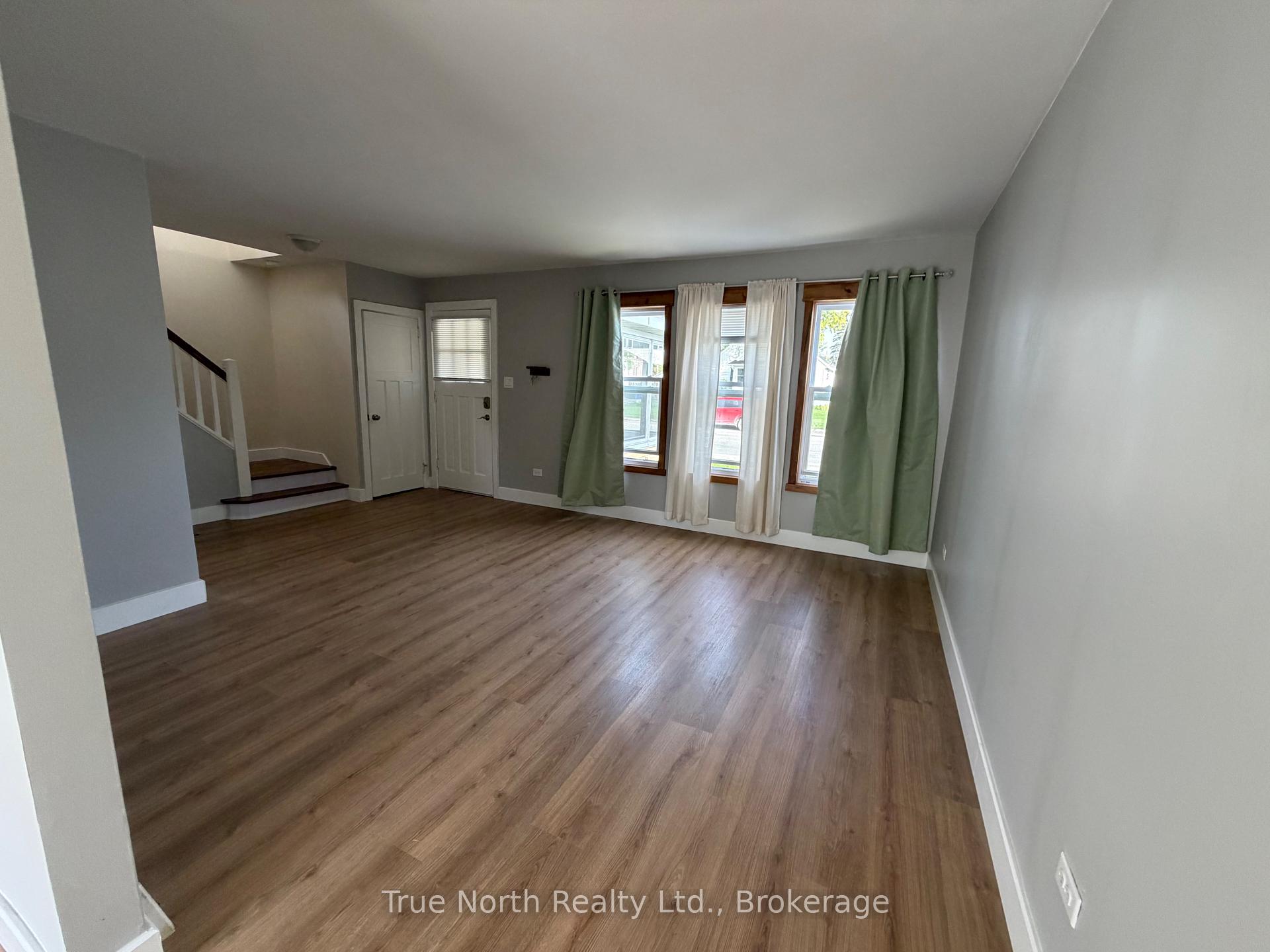 Photo 10 of 35 Devonshire Street, Kapuskasing — HOMEH