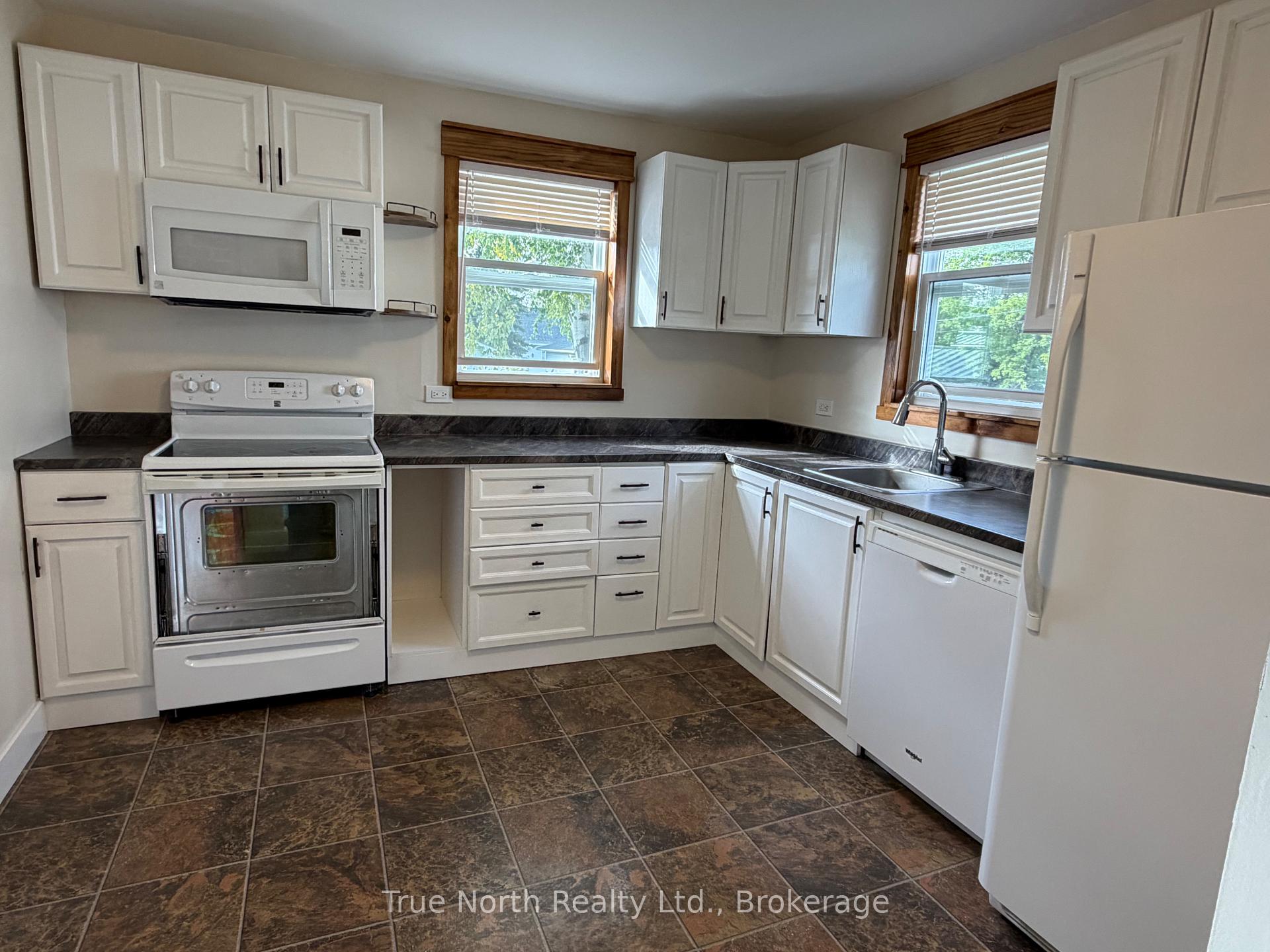 Photo 12 of 35 Devonshire Street, Kapuskasing — HOMEH