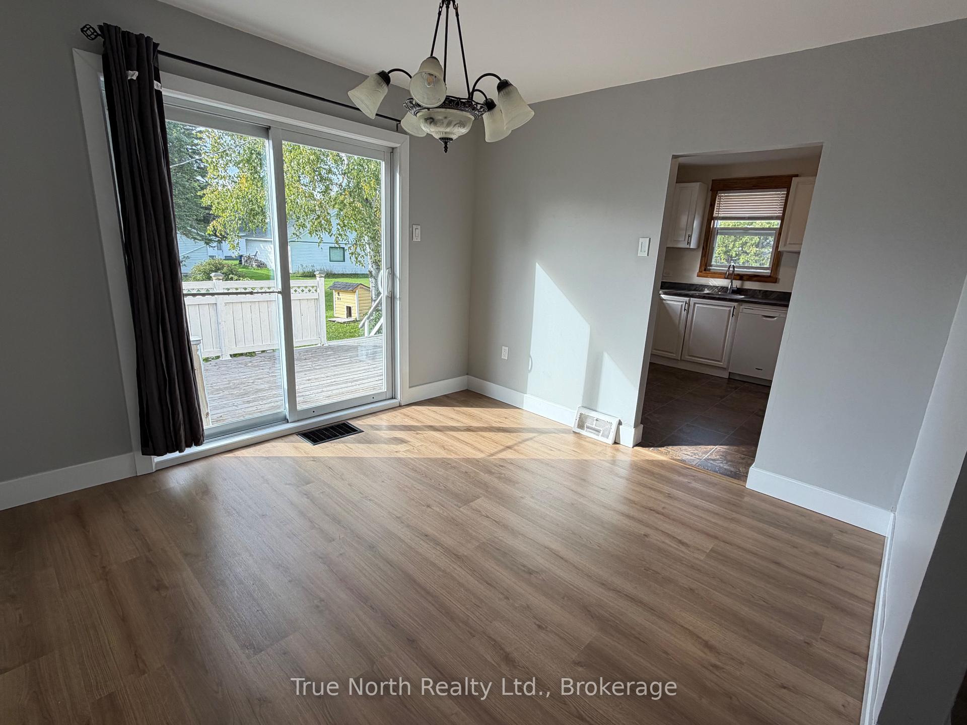 Photo 13 of 35 Devonshire Street, Kapuskasing — HOMEH