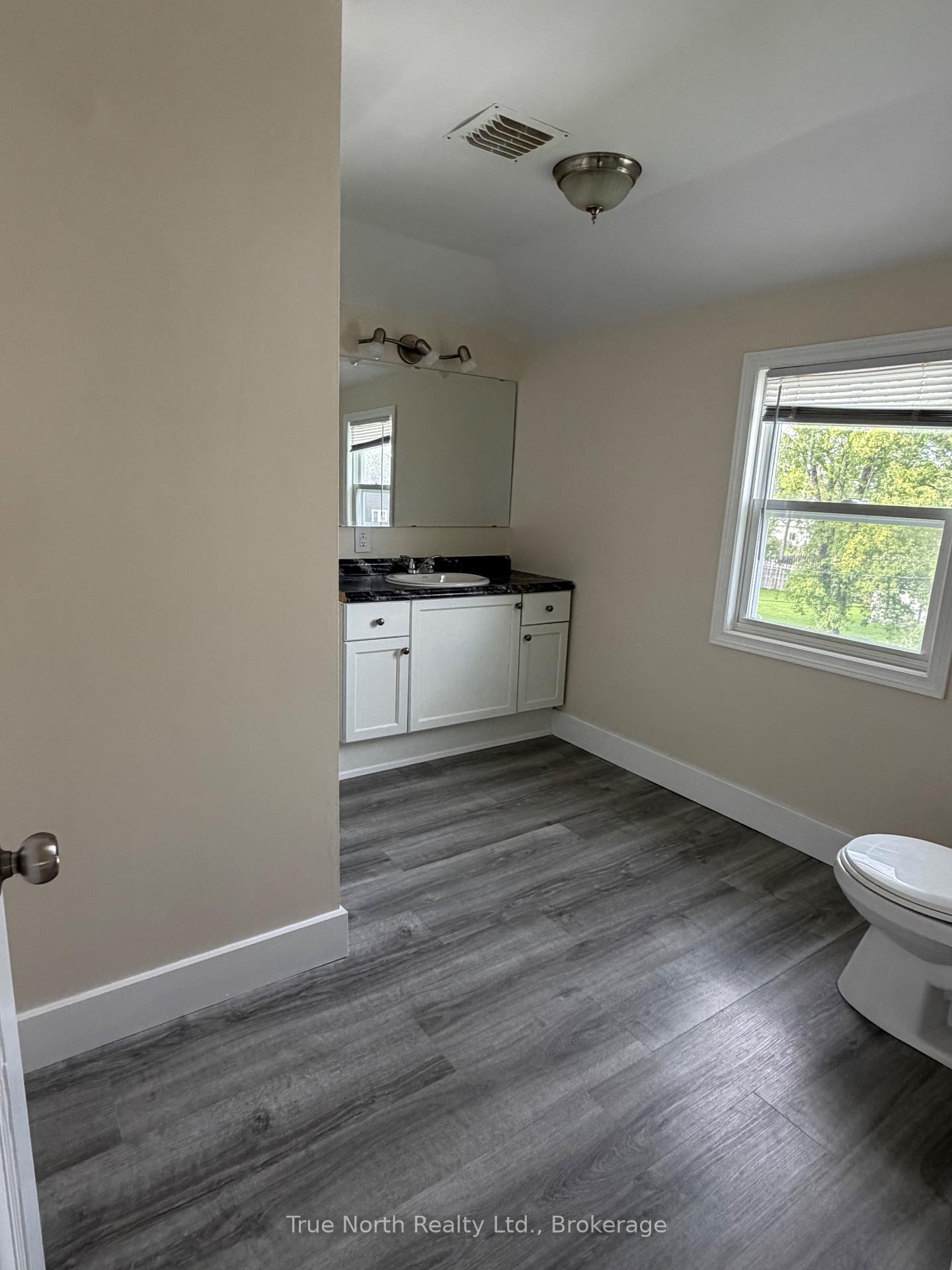 Photo 15 of 35 Devonshire Street, Kapuskasing — HOMEH