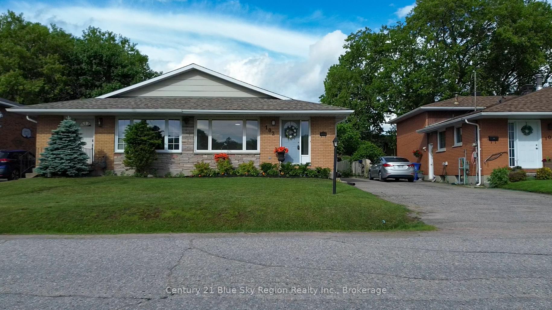 Photo of 102 Lee Avenue