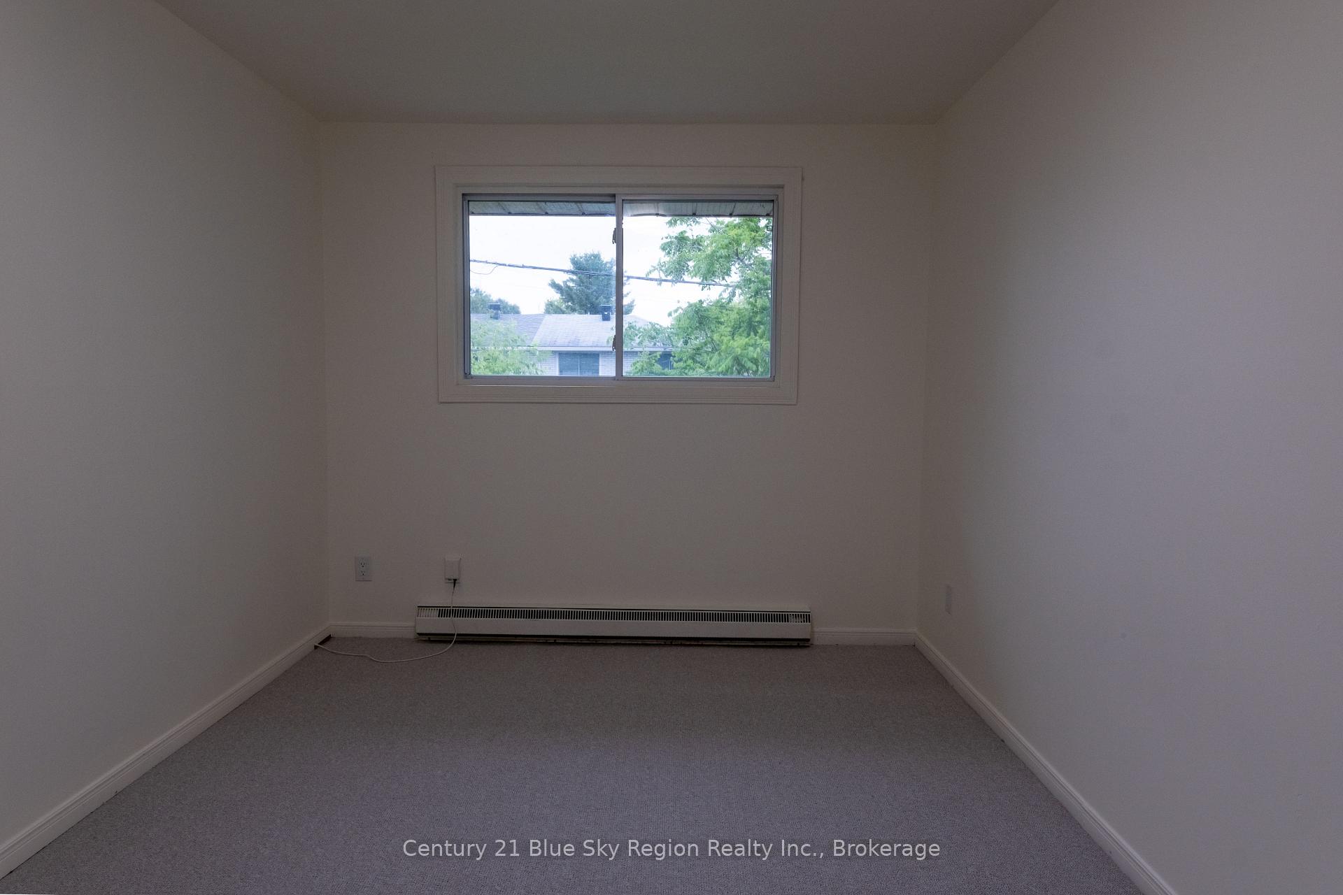 Photo 15 of 102 Lee Avenue, North Bay, Ferris — HOMEH