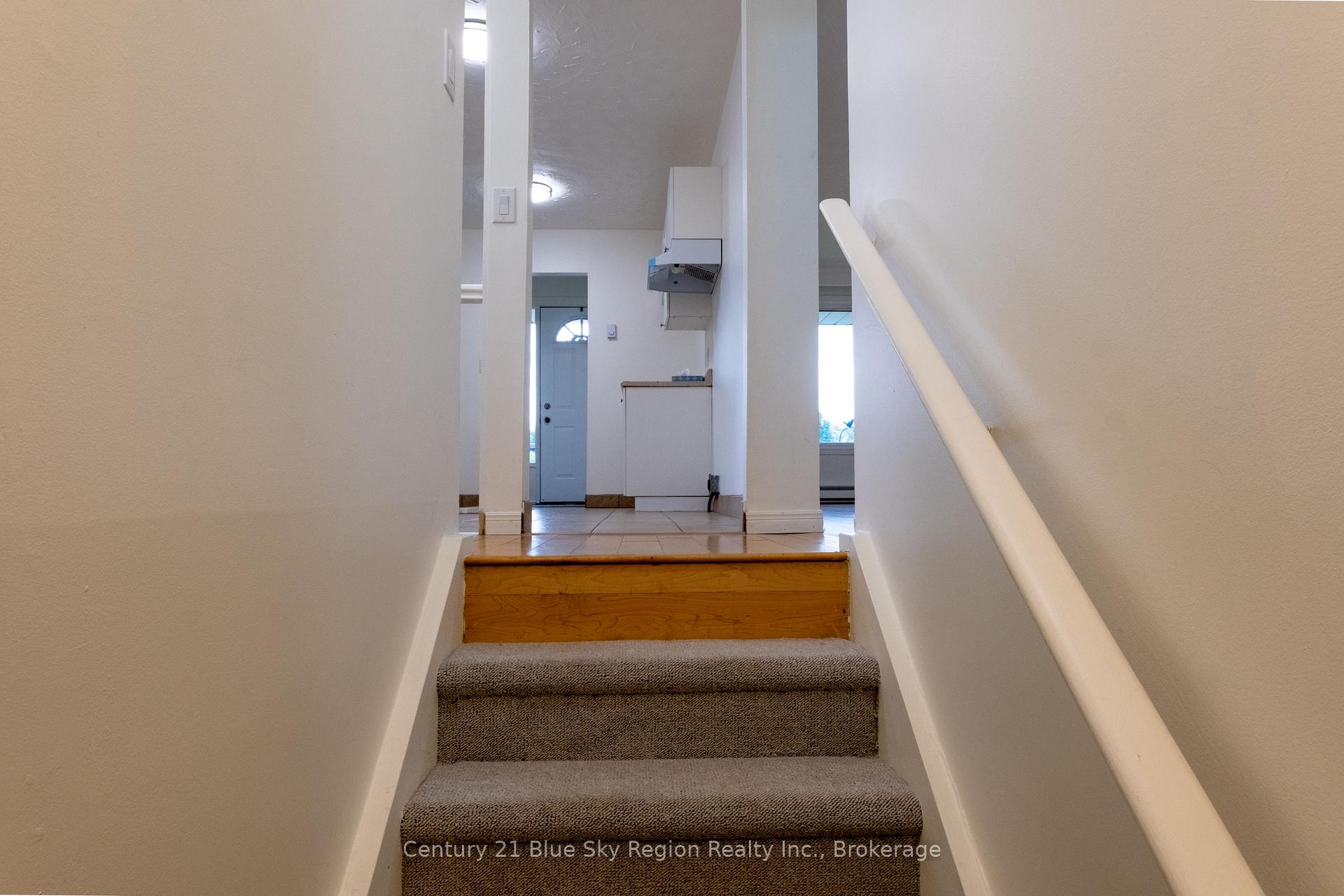 Photo 24 of 102 Lee Avenue, North Bay, Ferris — HOMEH