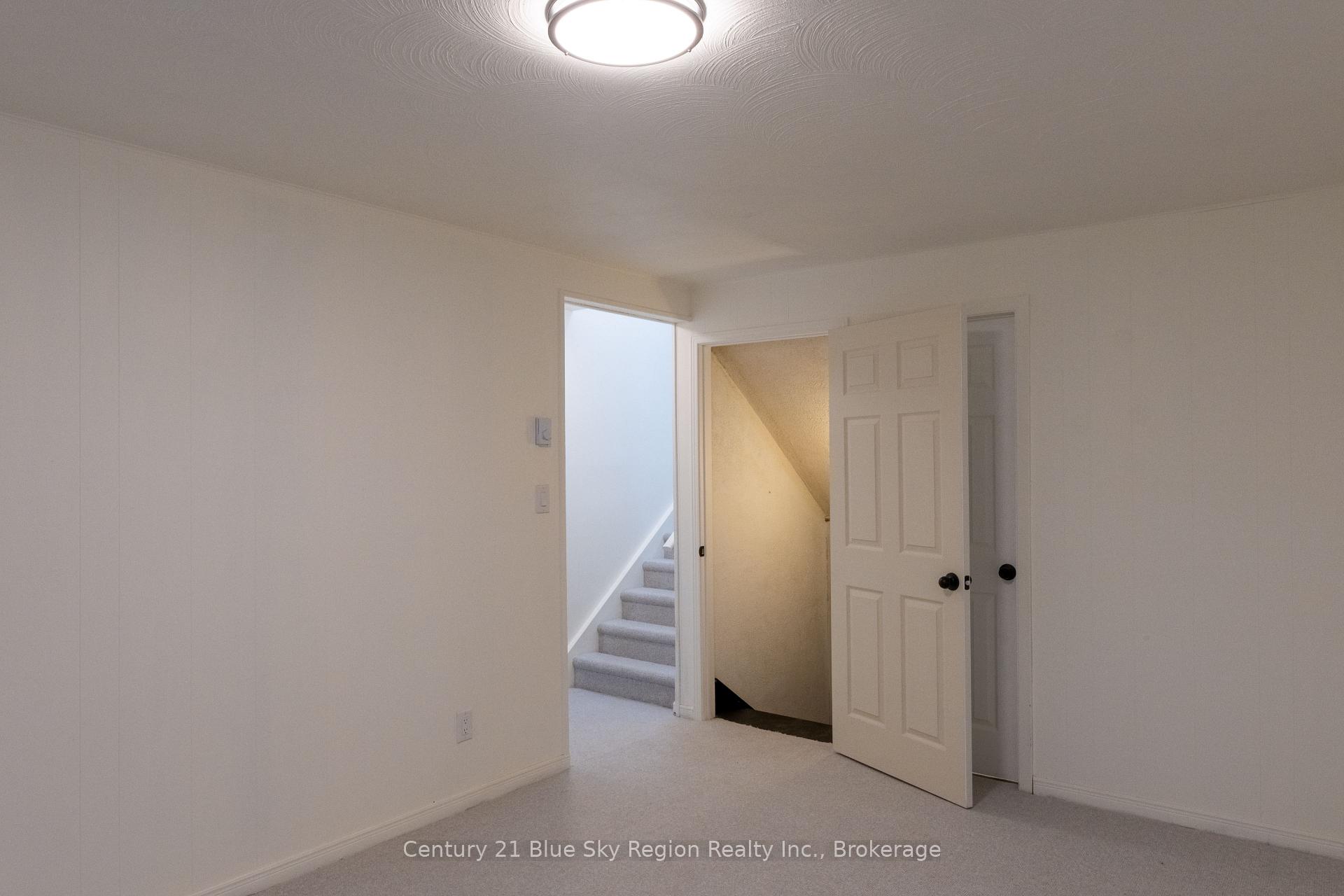 Photo 25 of 102 Lee Avenue, North Bay, Ferris — HOMEH