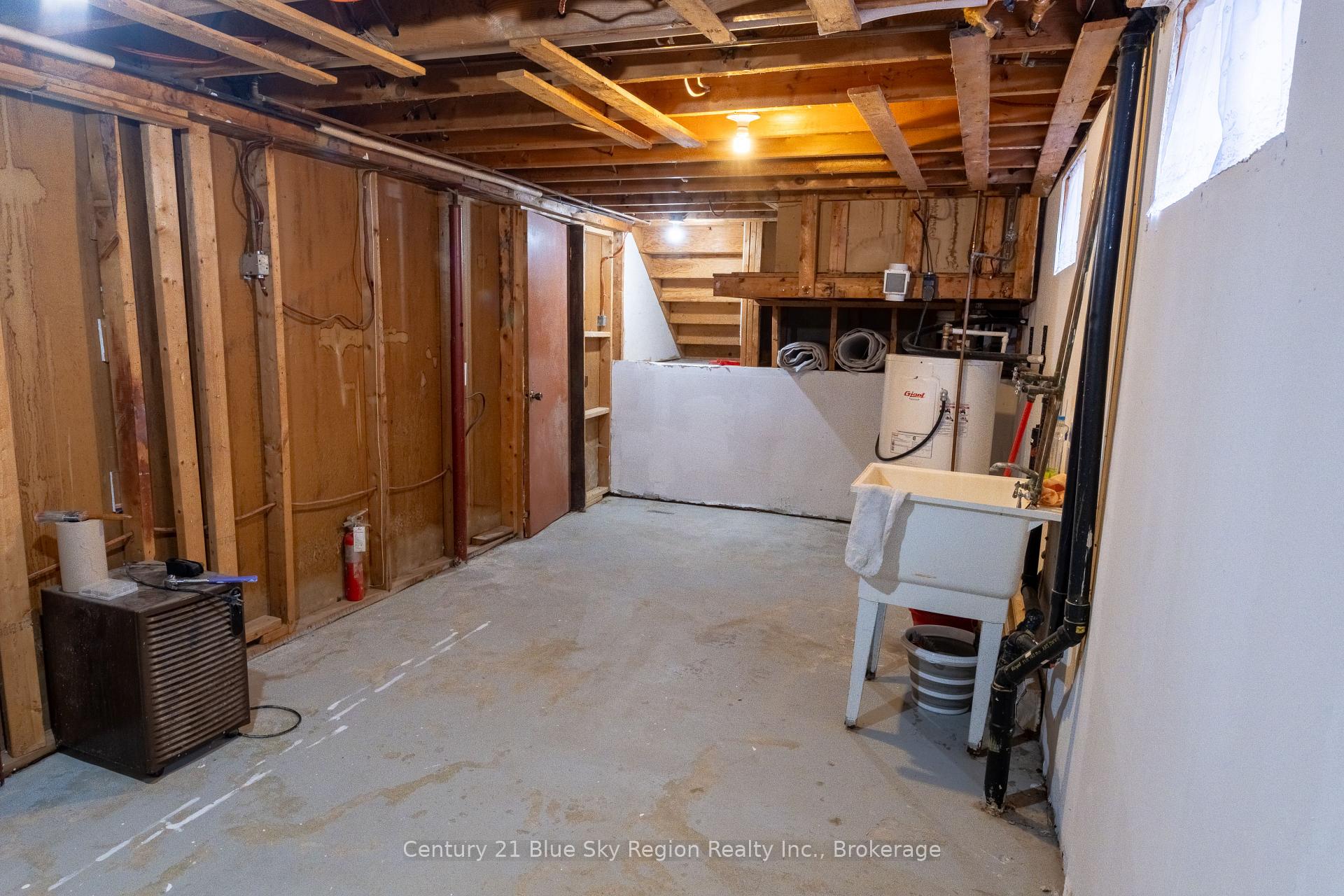Photo 31 of 102 Lee Avenue, North Bay, Ferris — HOMEH