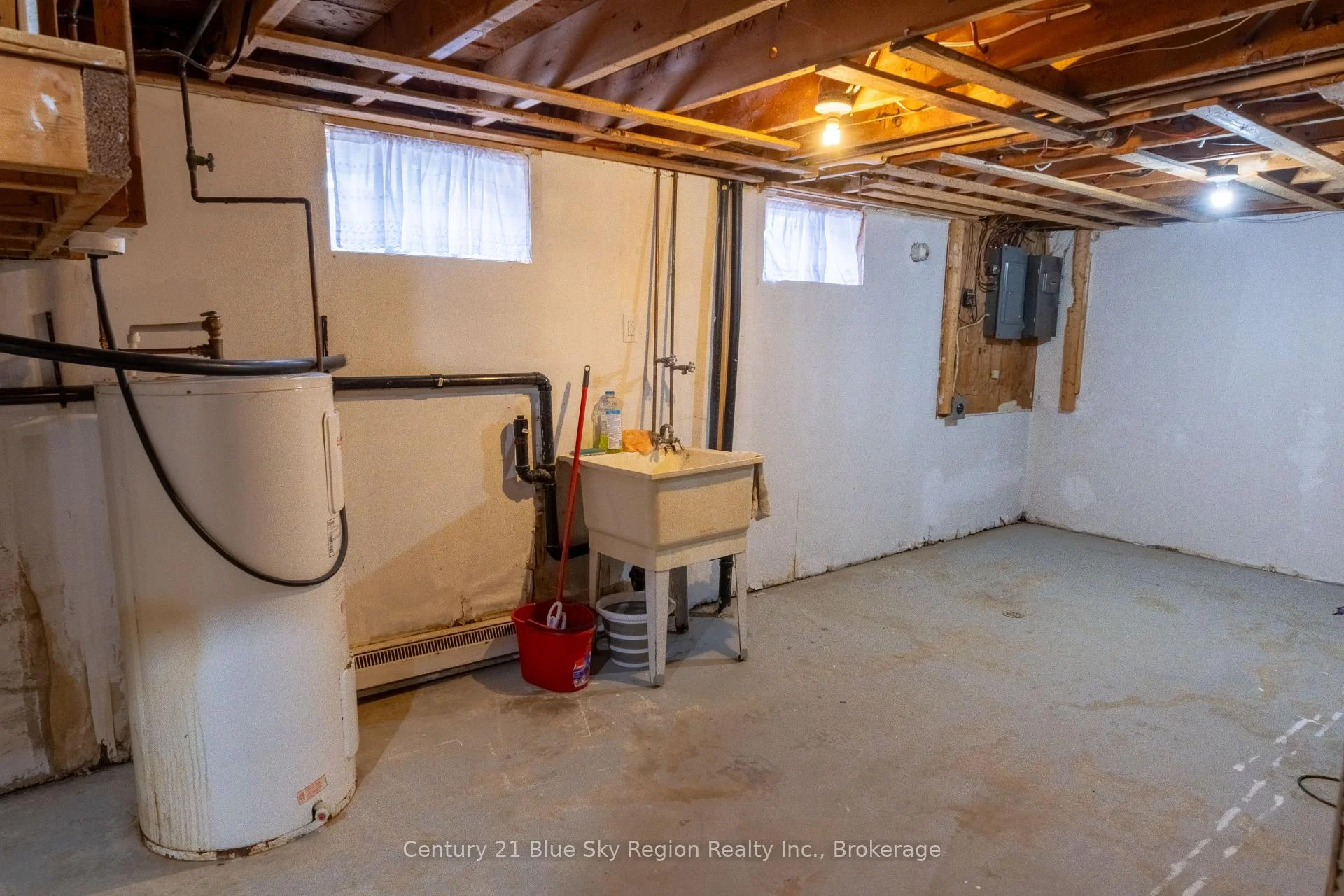 Photo 39 of 102 Lee Avenue, North Bay, Ferris — HOMEH