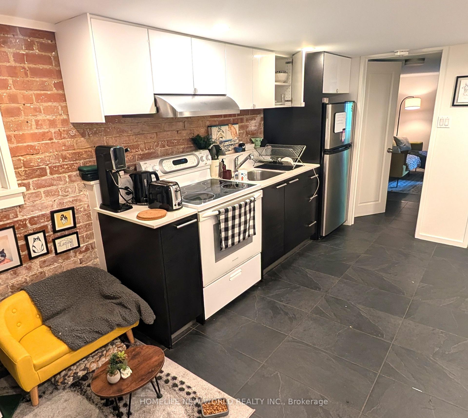 Photo 2 of Unit Lower Level, 202 Hallam Street, Toronto, Dovercourt-Wallace Emerson-Junction — HOMEH