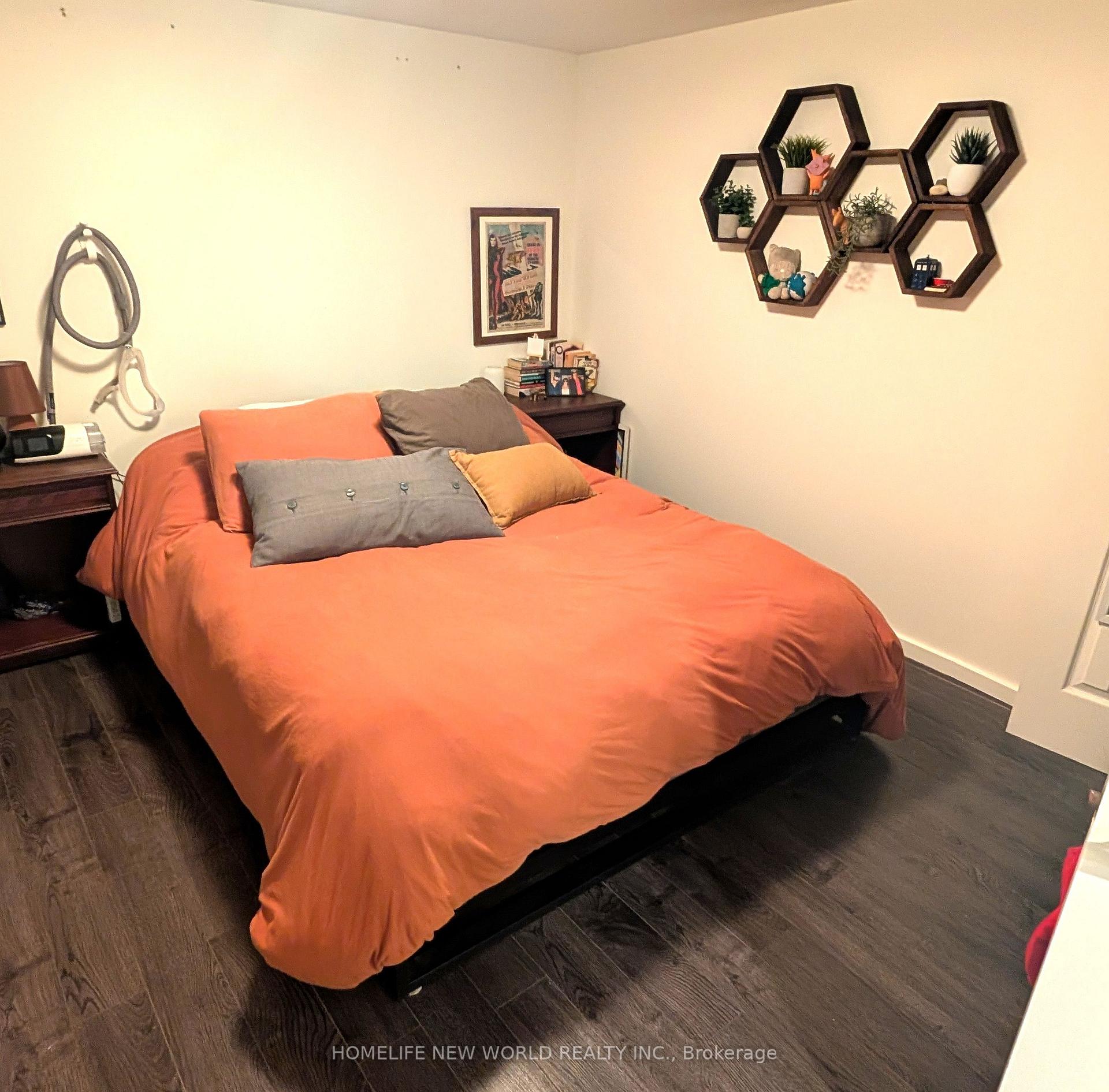 Photo 5 of Unit Lower Level, 202 Hallam Street, Toronto, Dovercourt-Wallace Emerson-Junction — HOMEH