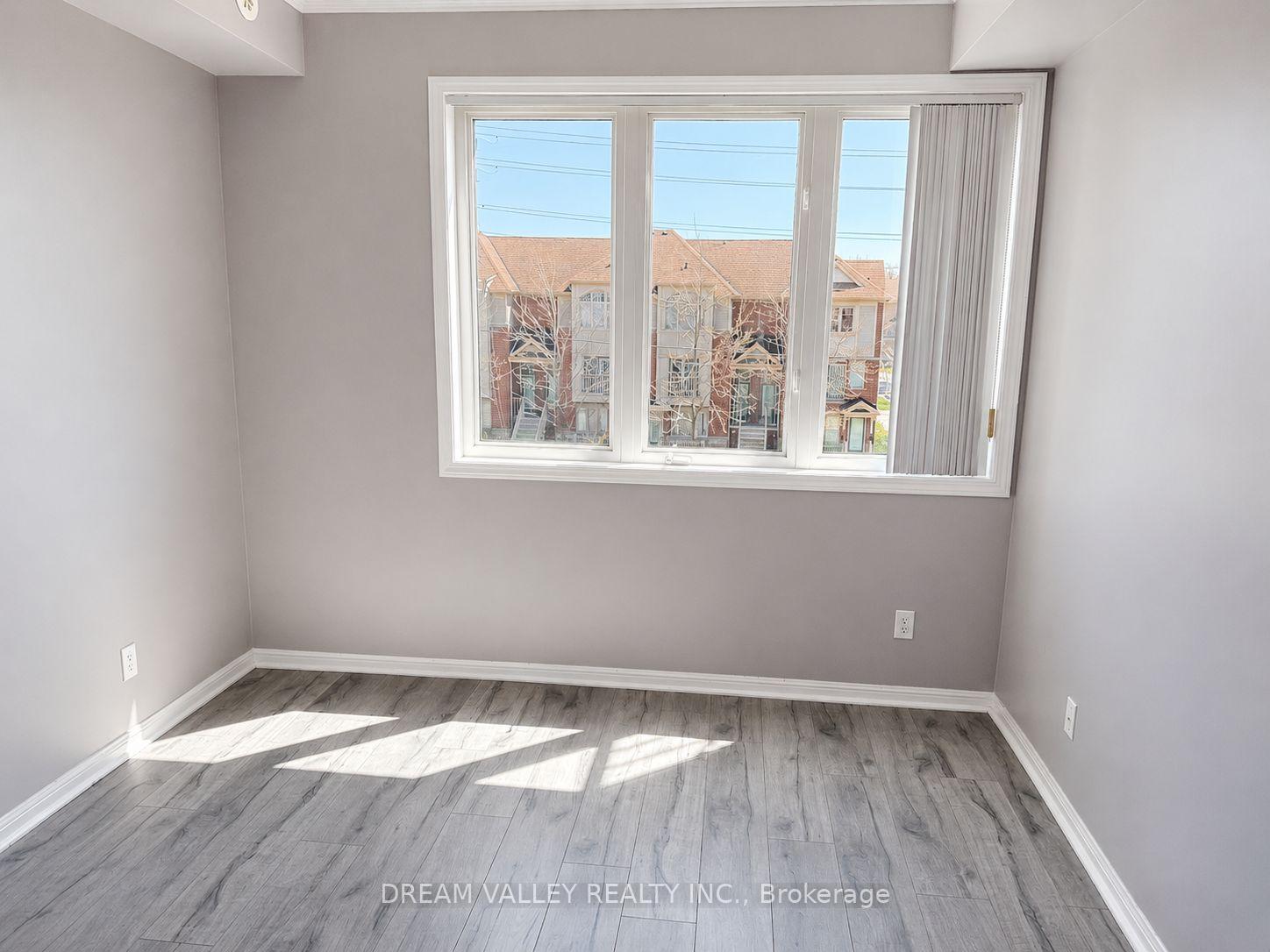 Photo 6 of Unit 310, 3075 Thomas Street, Mississauga, Churchill Meadows — HOMEH