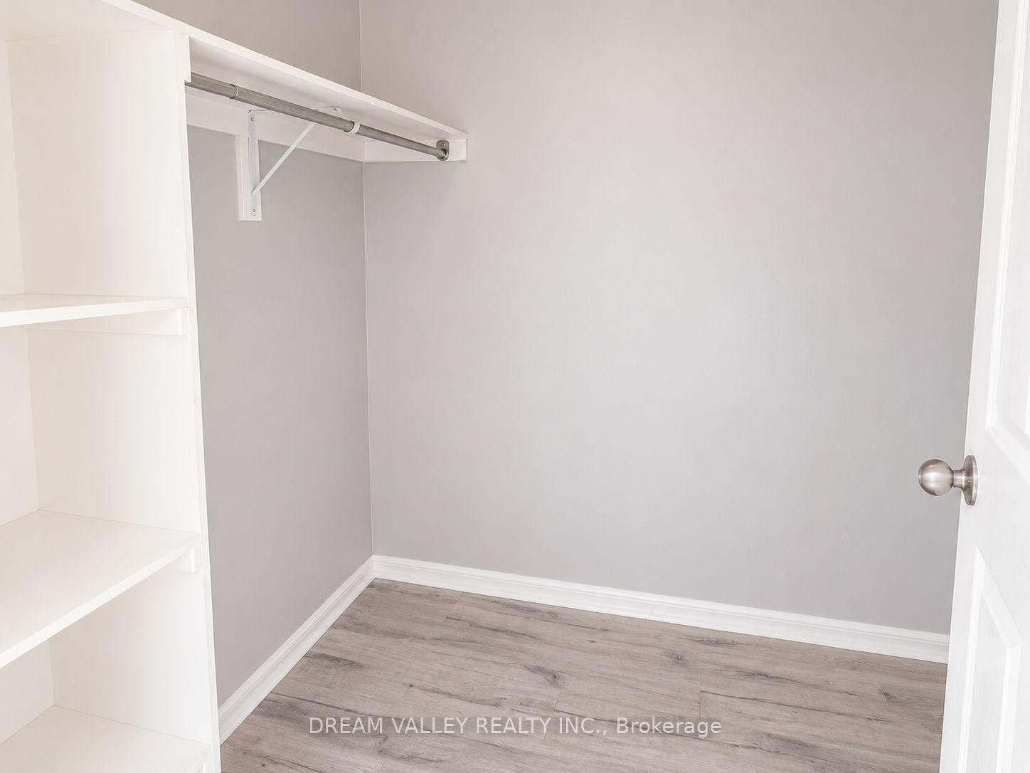 Photo 9 of Unit 310, 3075 Thomas Street, Mississauga, Churchill Meadows — HOMEH