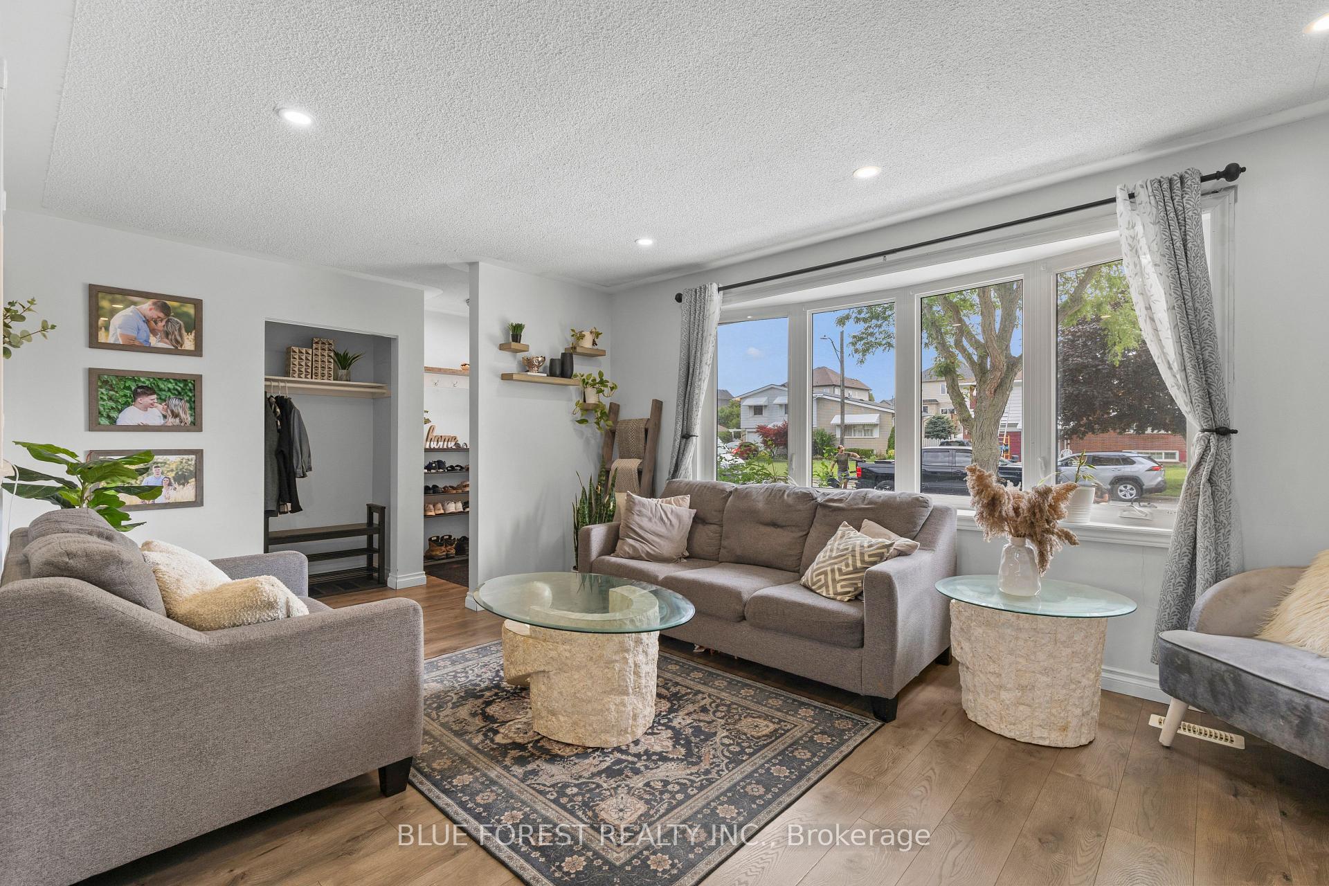 Photo 5 of 42 Dunwich Drive, St. Thomas — HOMEH