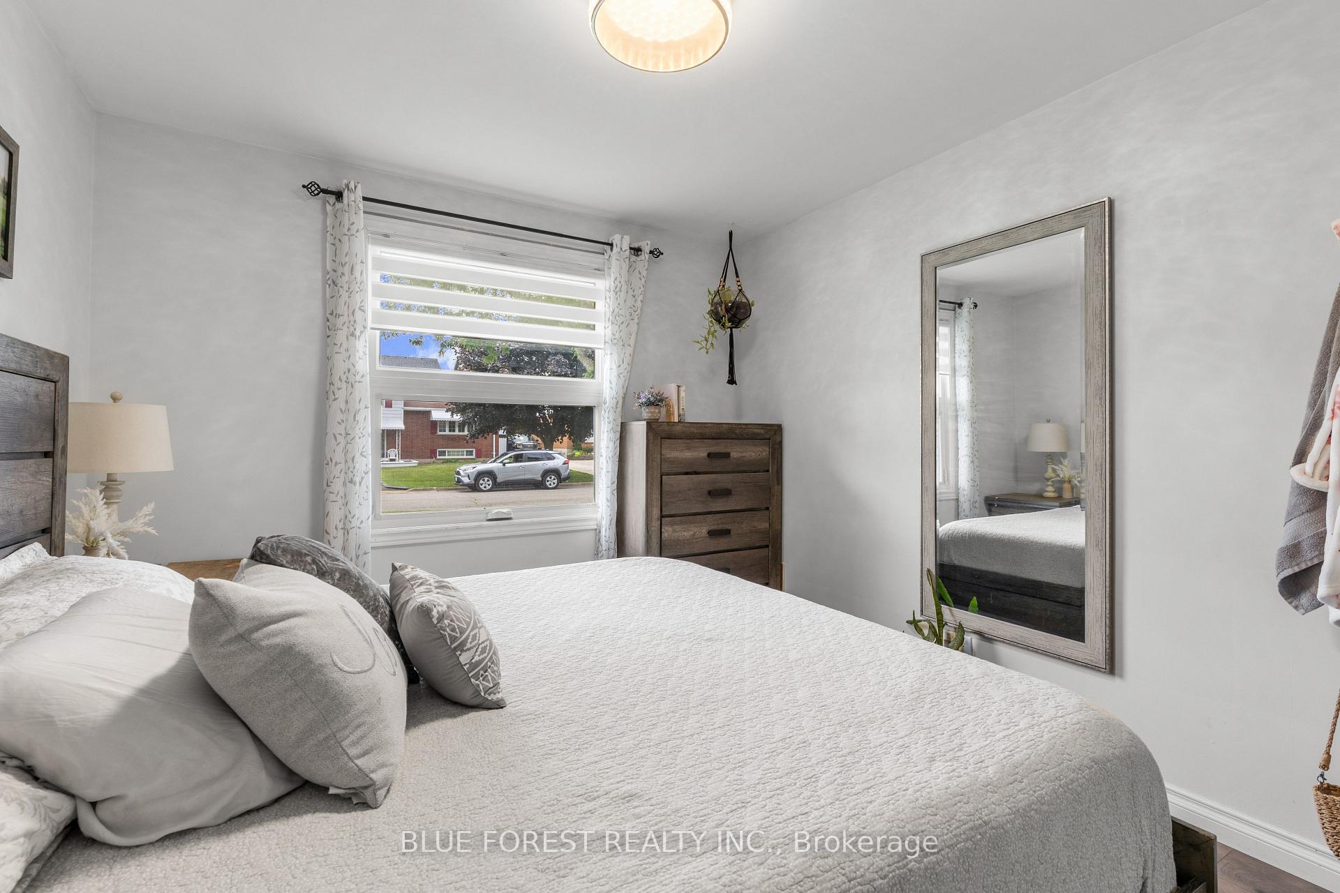 Photo 15 of 42 Dunwich Drive, St. Thomas — HOMEH