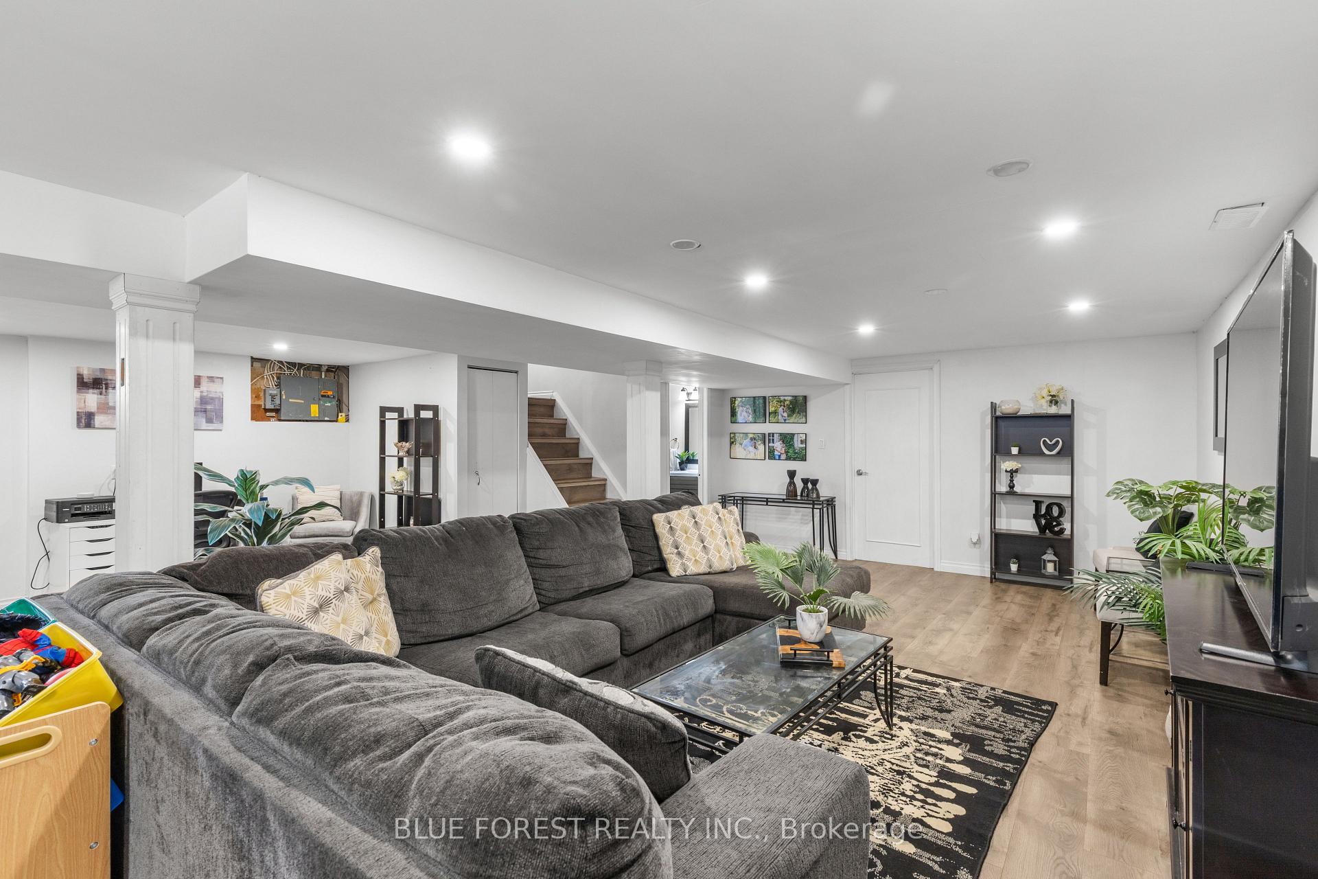 Photo 26 of 42 Dunwich Drive, St. Thomas — HOMEH