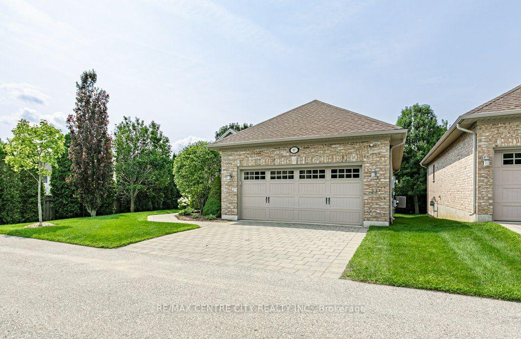 Photo 4 of Unit 37, 100 Southgate Parkway, St. Thomas — HOMEH
