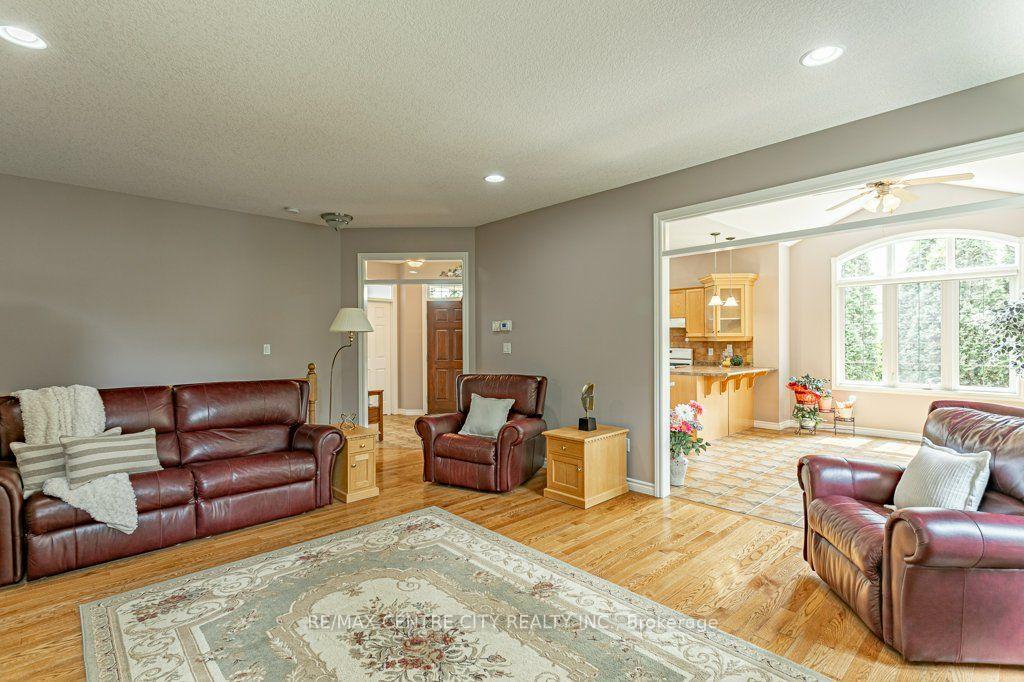 Photo 18 of Unit 37, 100 Southgate Parkway, St. Thomas — HOMEH