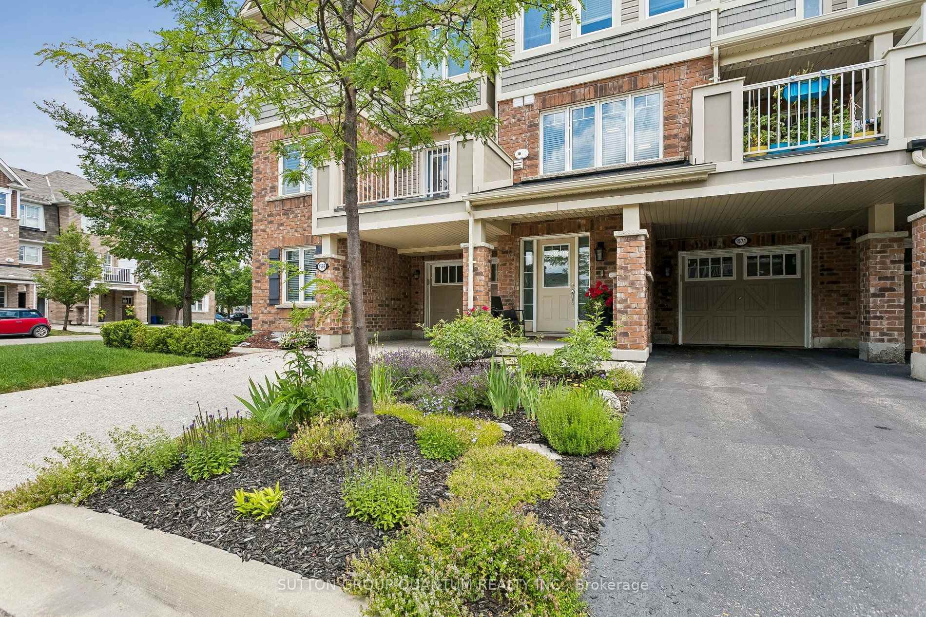 Photo 2 of 1571 Leblanc Court, Milton, Ford — HOMEH