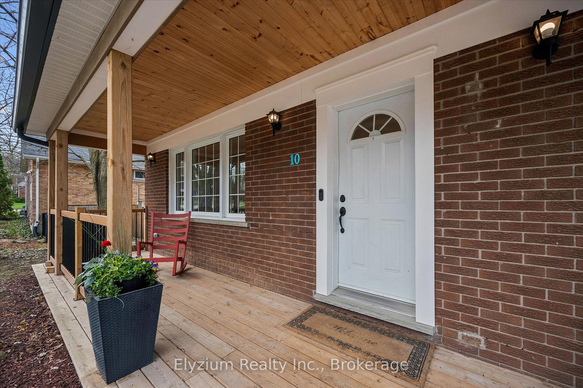 Photo 7 of 10 Winston Crescent, Guelph, St. George's — HOMEH