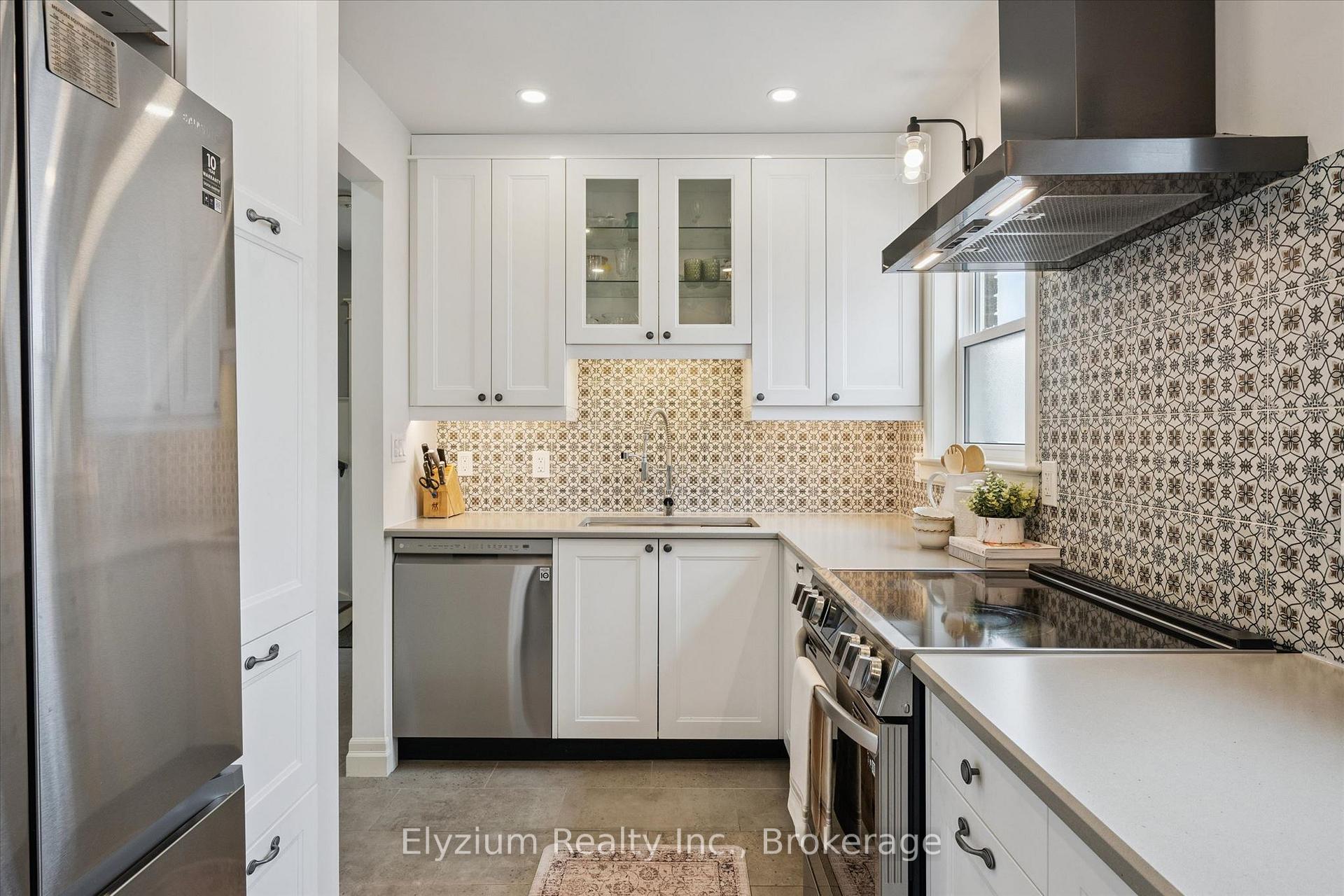 Photo 15 of 10 Winston Crescent, Guelph, St. George's — HOMEH