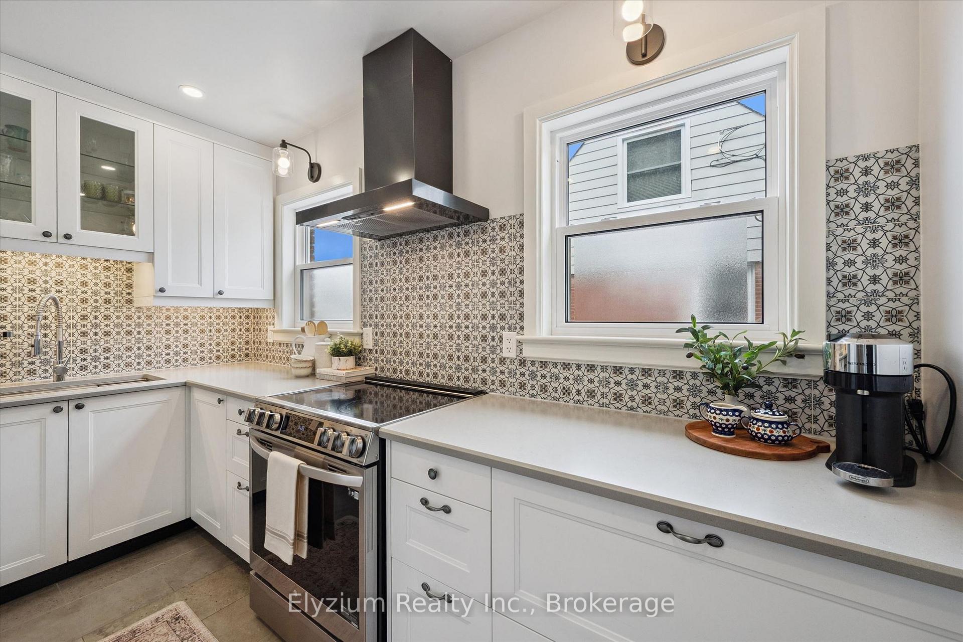 Photo 16 of 10 Winston Crescent, Guelph, St. George's — HOMEH