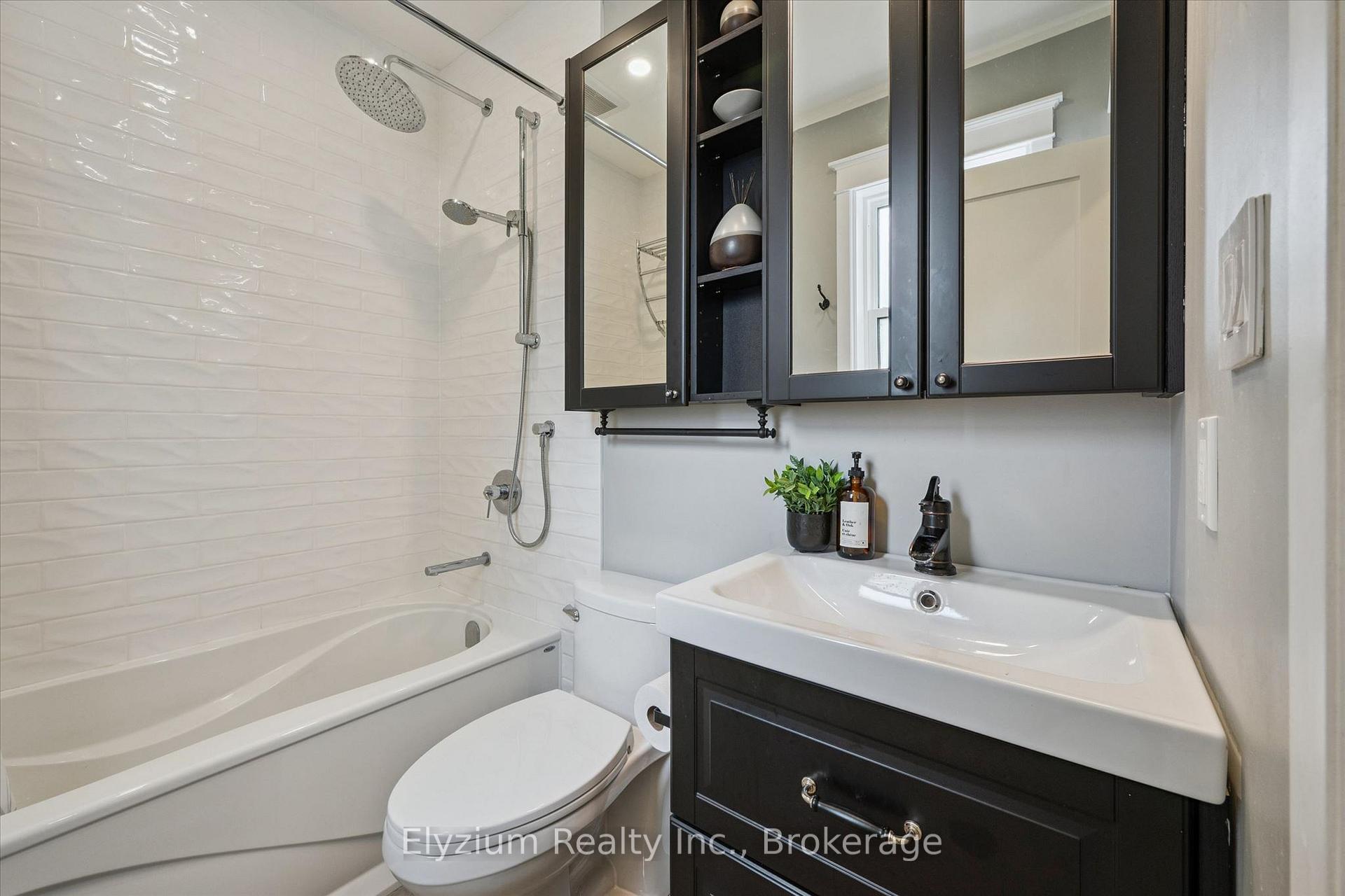 Photo 17 of 10 Winston Crescent, Guelph, St. George's — HOMEH