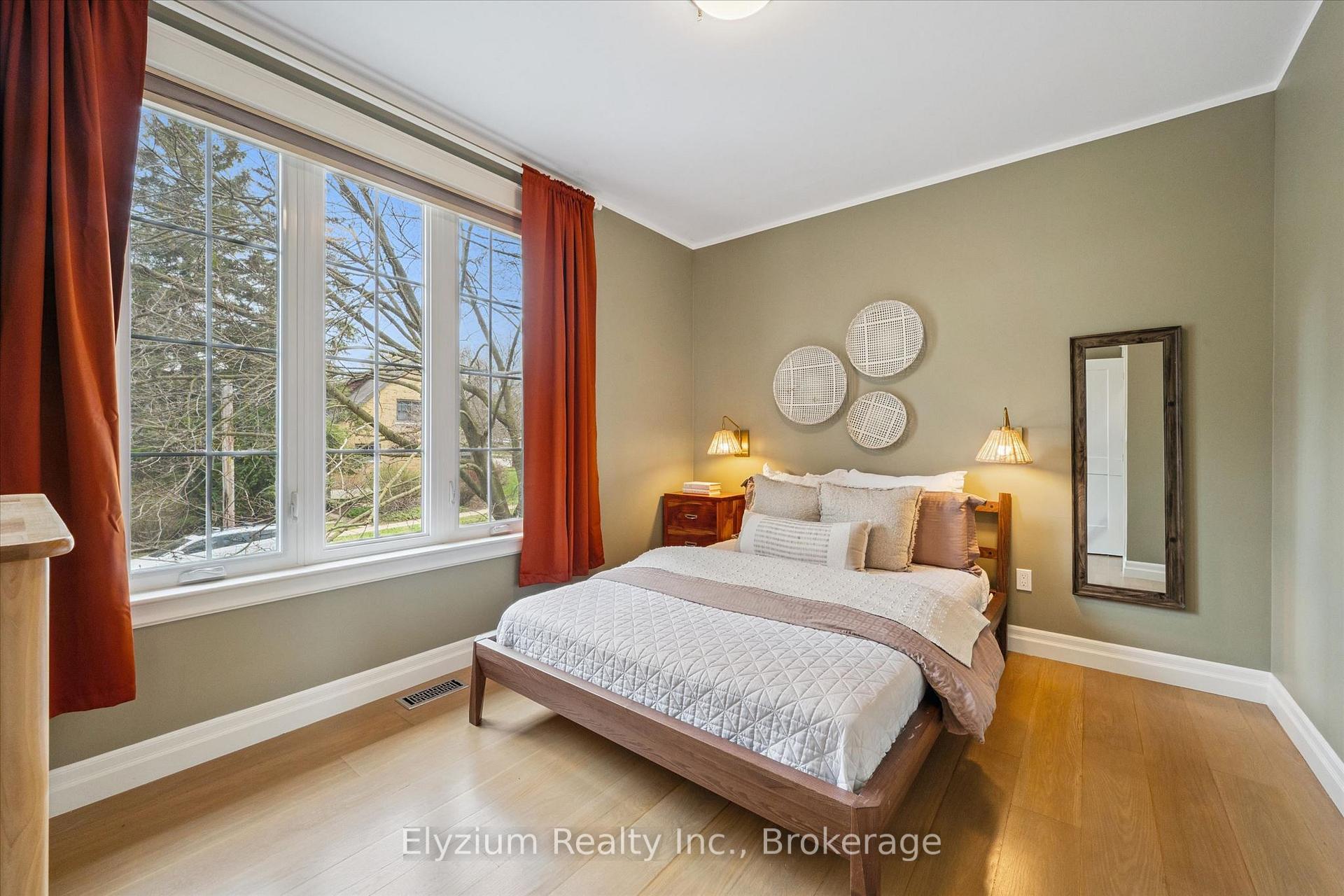 Photo 22 of 10 Winston Crescent, Guelph, St. George's — HOMEH