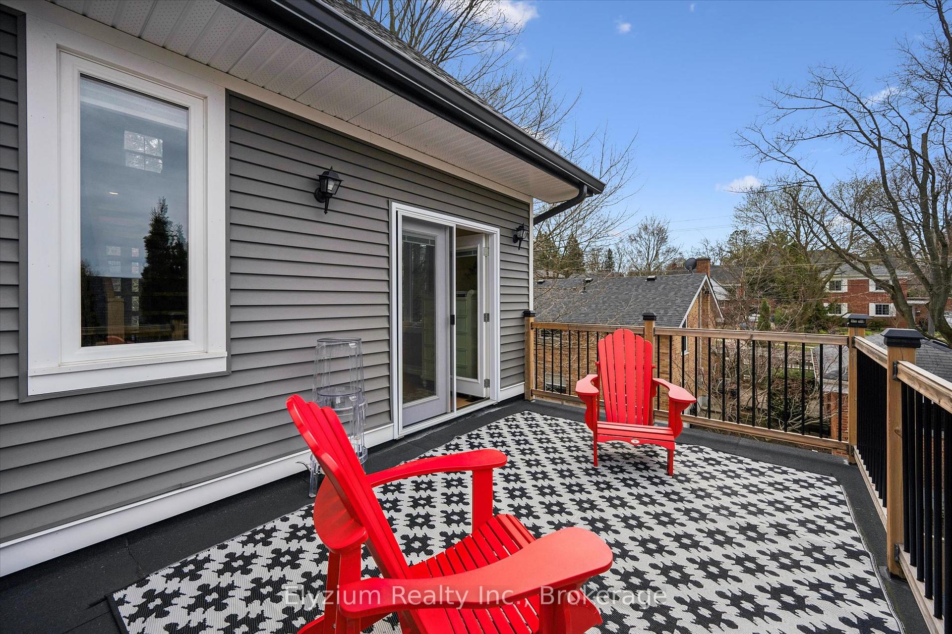 Photo 26 of 10 Winston Crescent, Guelph, St. George's — HOMEH