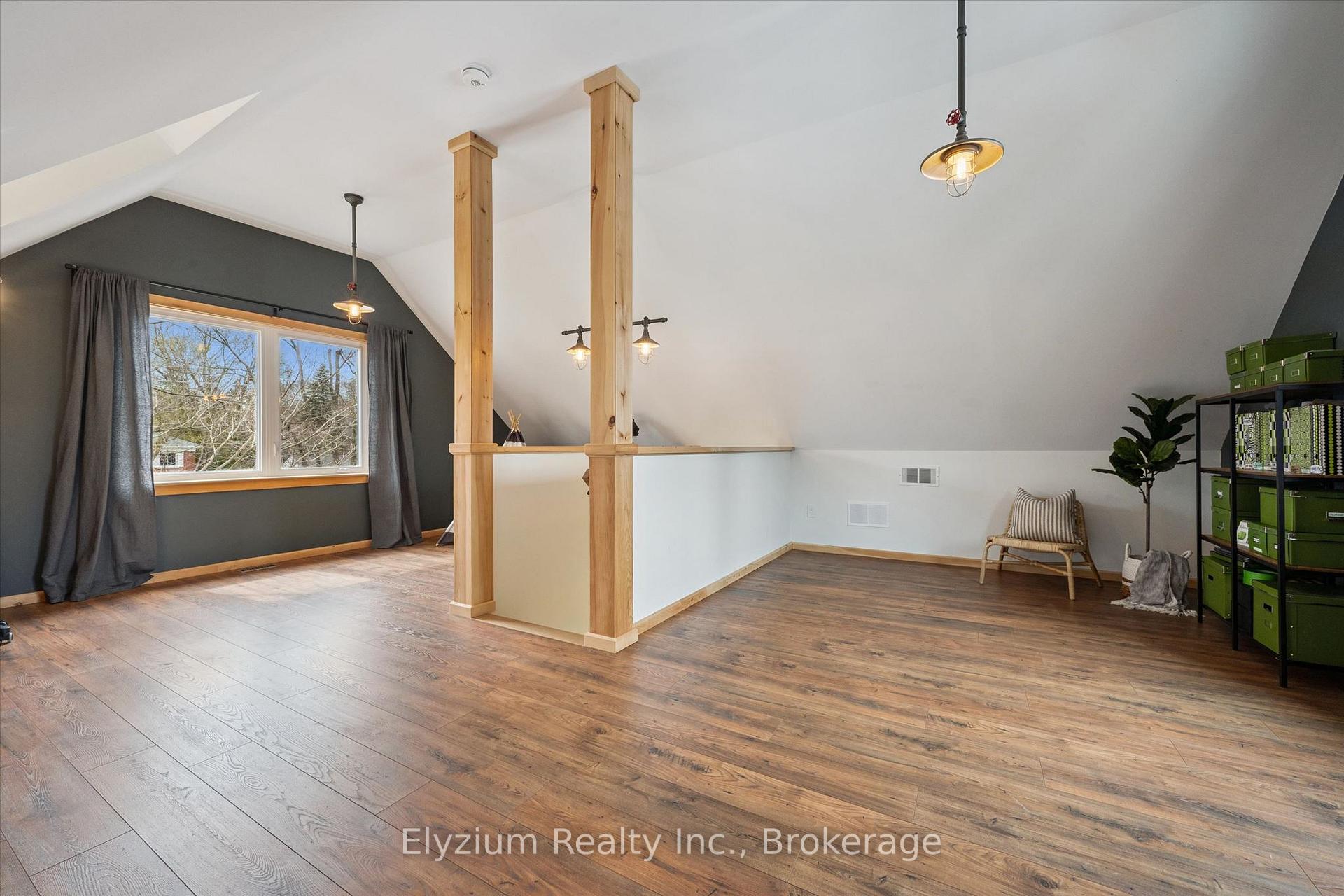 Photo 28 of 10 Winston Crescent, Guelph, St. George's — HOMEH