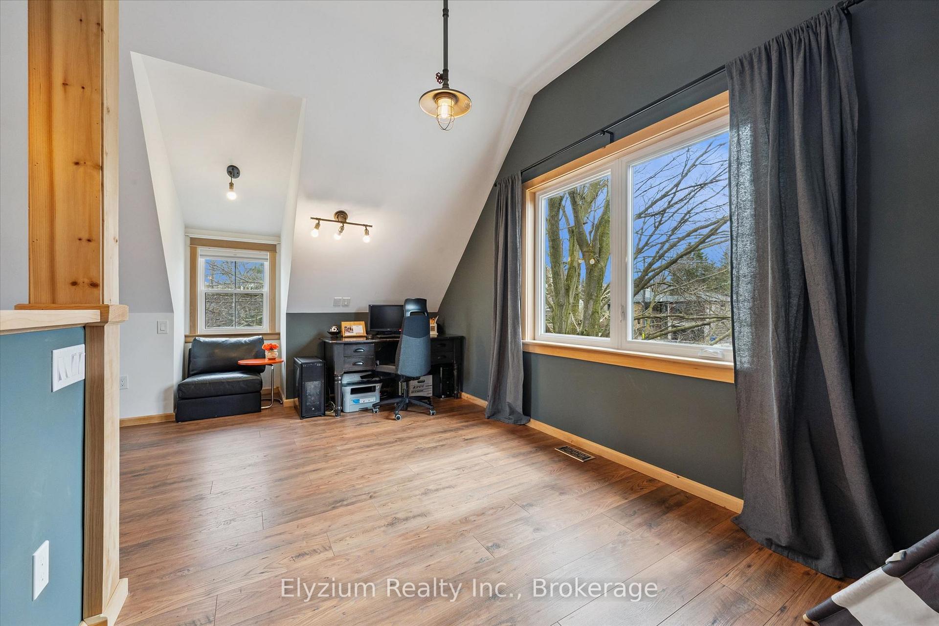 Photo 29 of 10 Winston Crescent, Guelph, St. George's — HOMEH