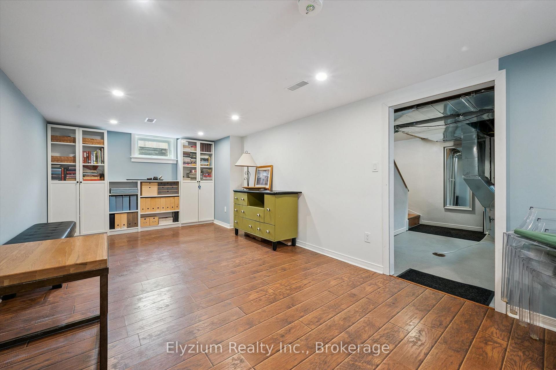 Photo 31 of 10 Winston Crescent, Guelph, St. George's — HOMEH