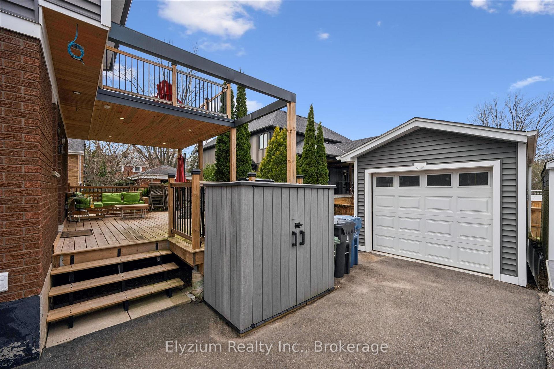Photo 32 of 10 Winston Crescent, Guelph, St. George's — HOMEH