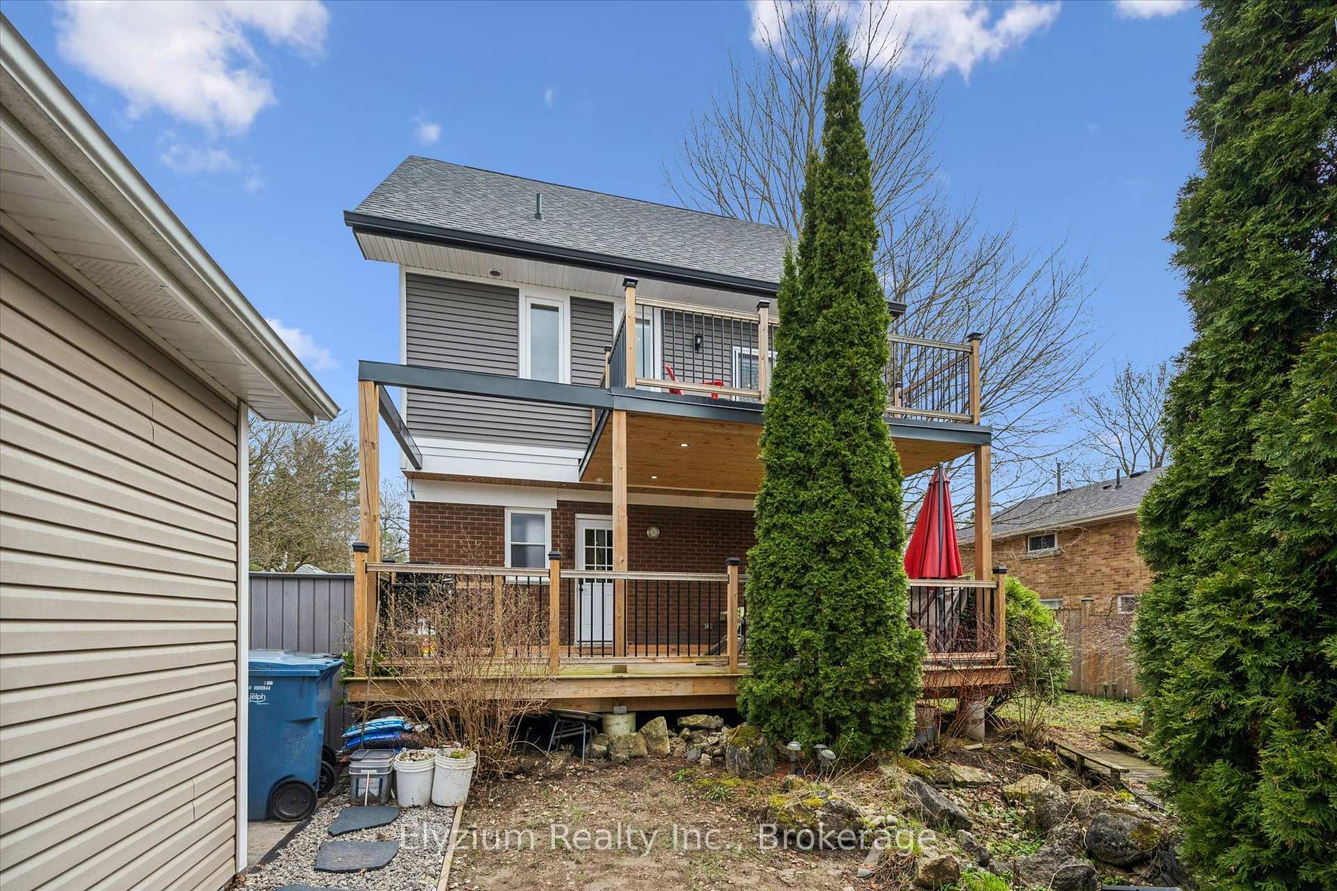 Photo 35 of 10 Winston Crescent, Guelph, St. George's — HOMEH