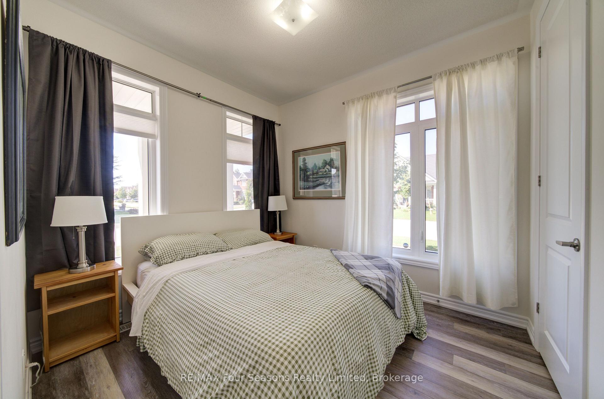 Photo 7 of 73 Bianca Crescent, Wasaga Beach — HOMEH