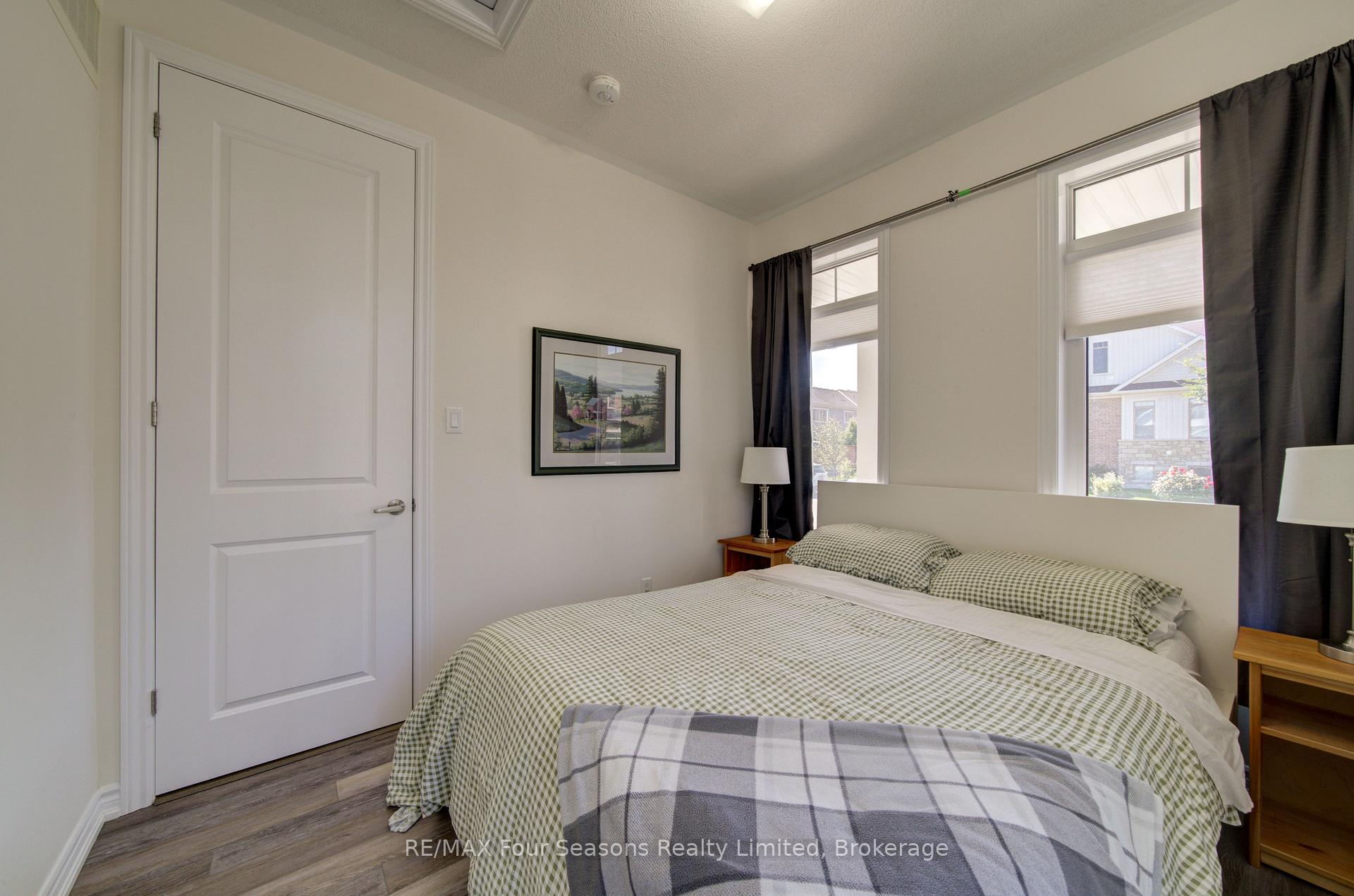 Photo 8 of 73 Bianca Crescent, Wasaga Beach — HOMEH
